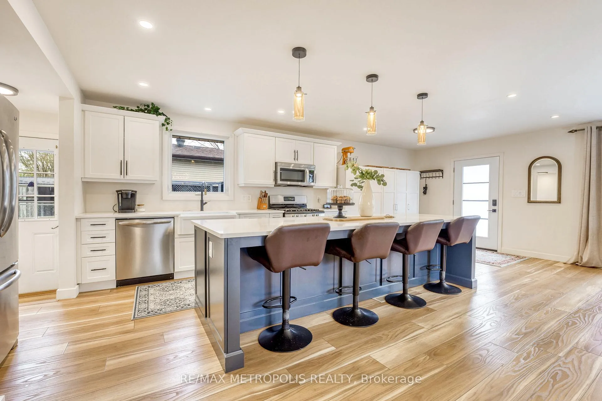 Photo 6 of 485 Bentinck Drive, St. Clair — HOMEH