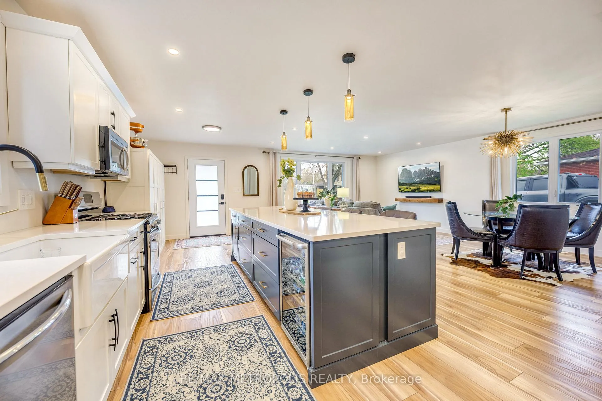 Photo 8 of 485 Bentinck Drive, St. Clair — HOMEH
