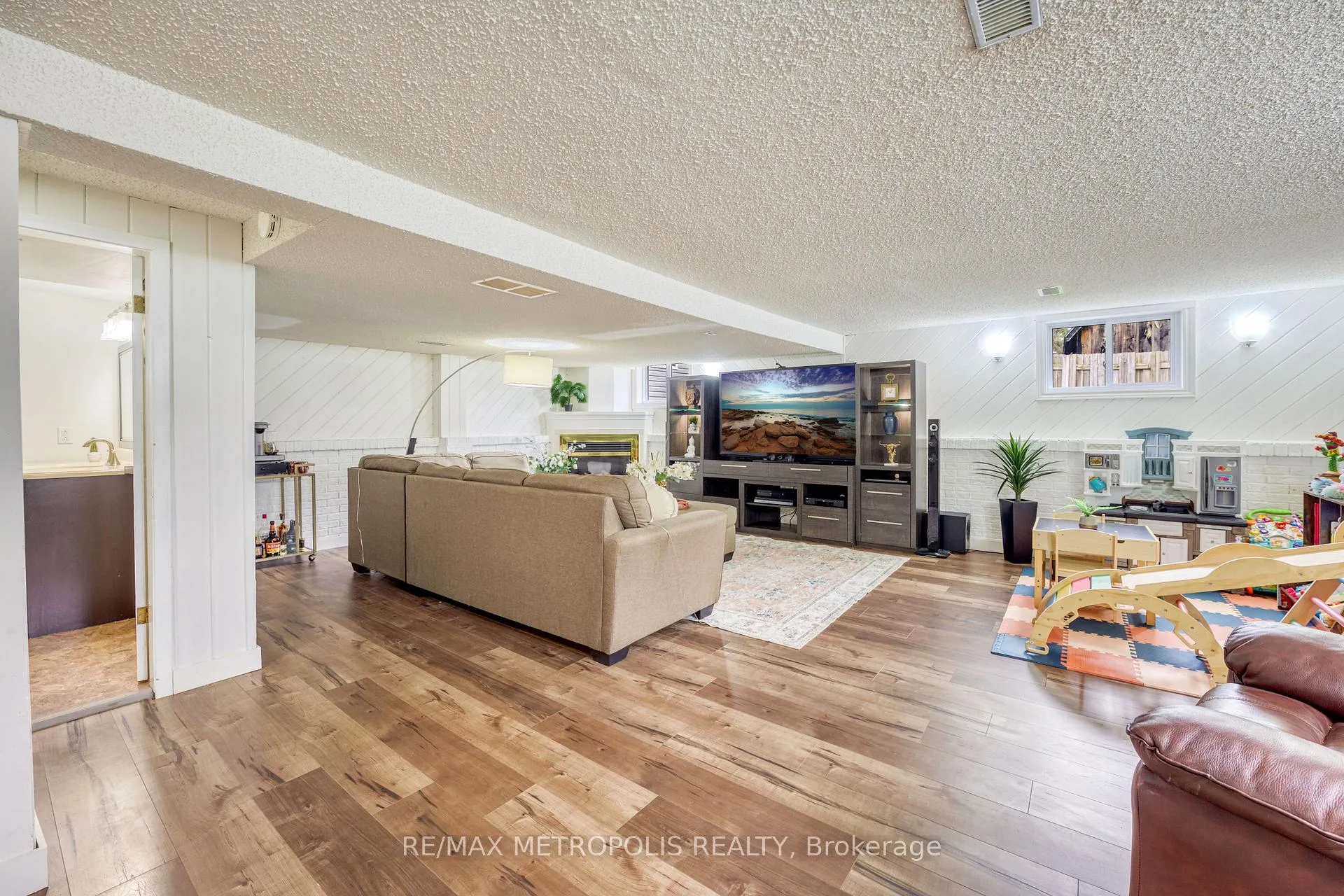 Photo 22 of 485 Bentinck Drive, St. Clair — HOMEH