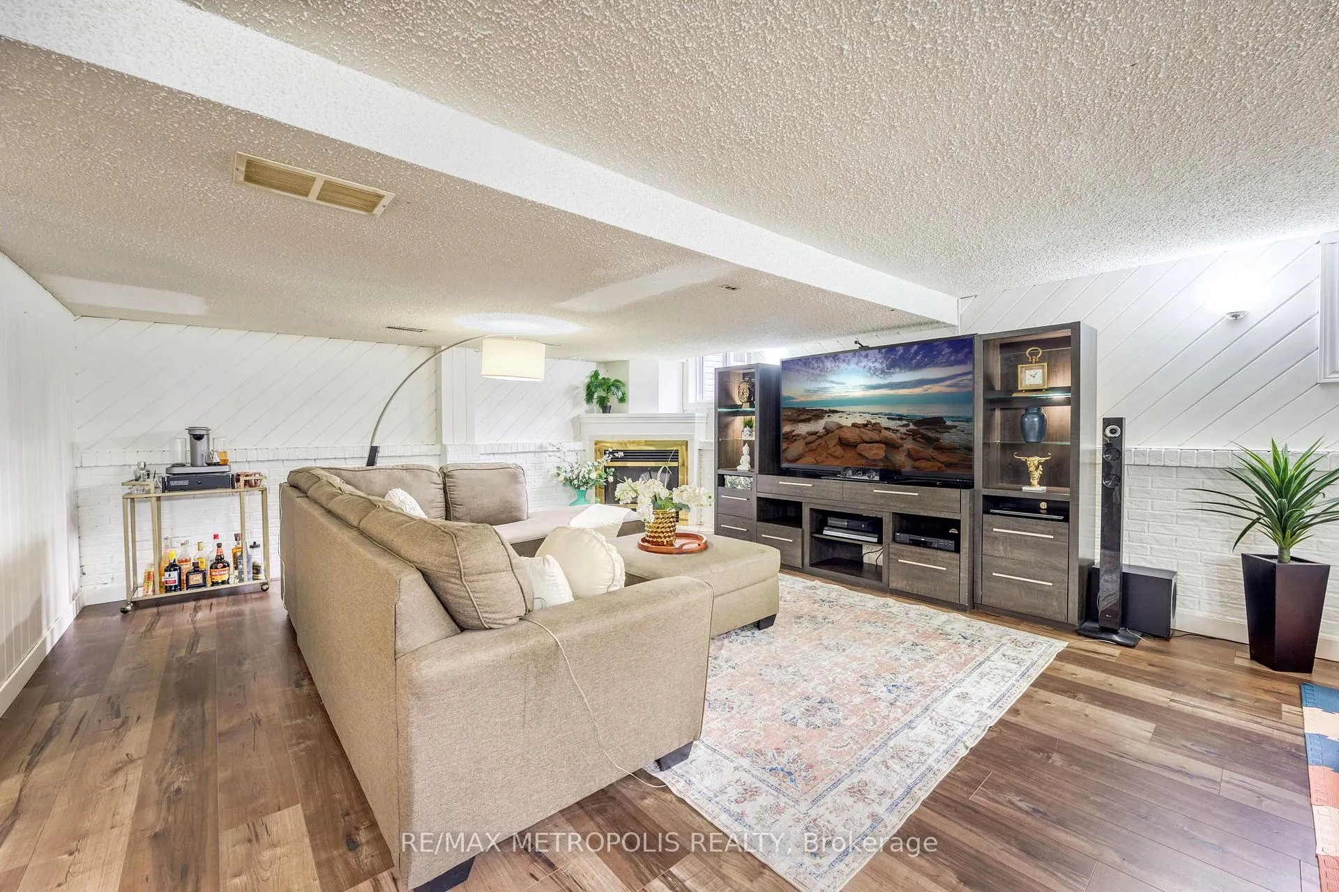Photo 23 of 485 Bentinck Drive, St. Clair — HOMEH