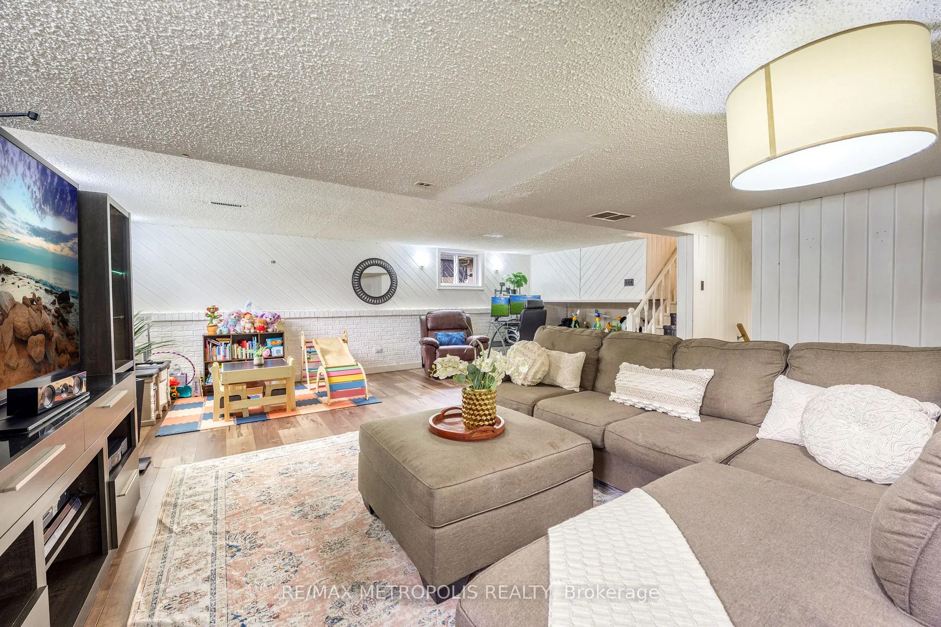 Photo 25 of 485 Bentinck Drive, St. Clair — HOMEH