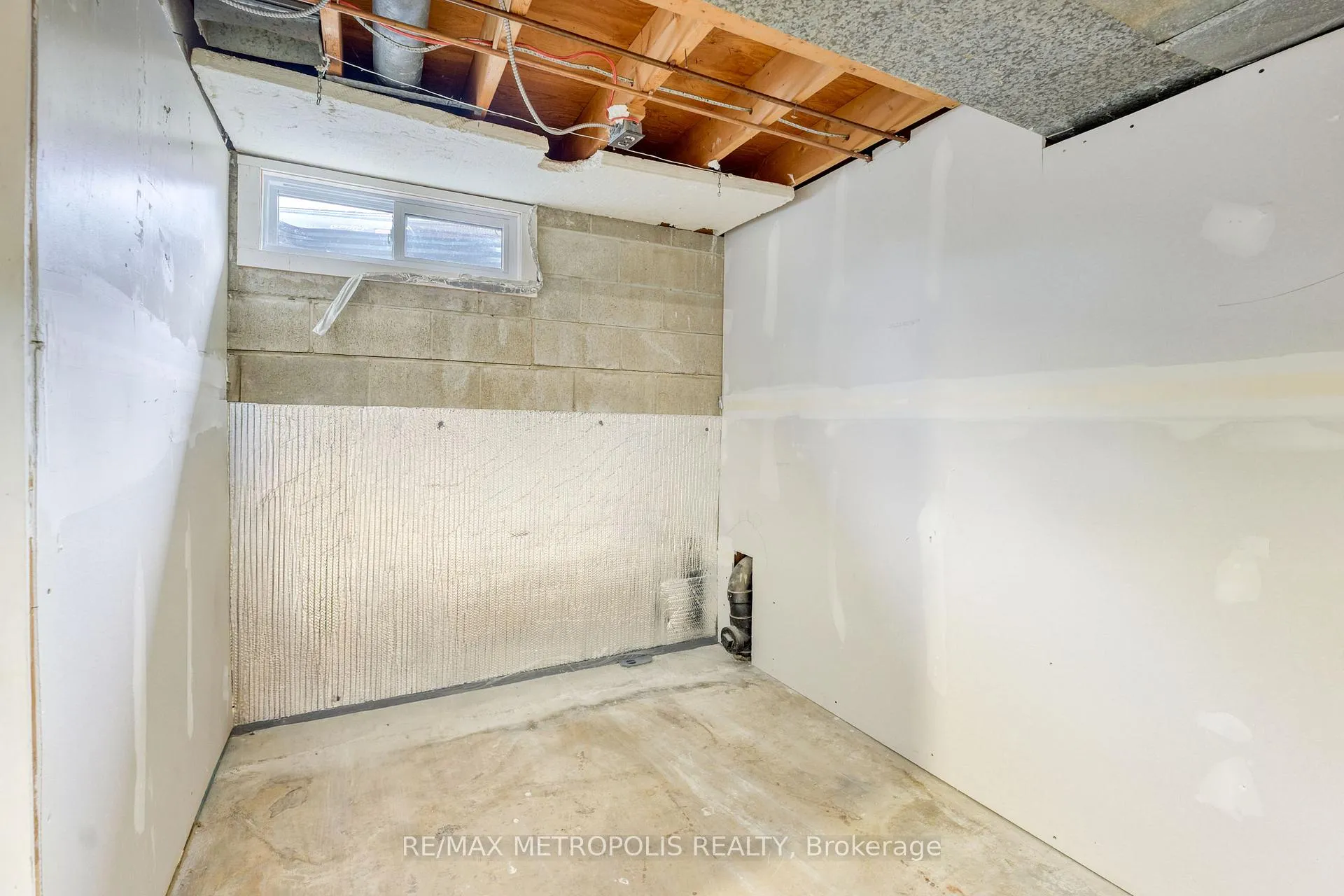 Photo 29 of 485 Bentinck Drive, St. Clair — HOMEH