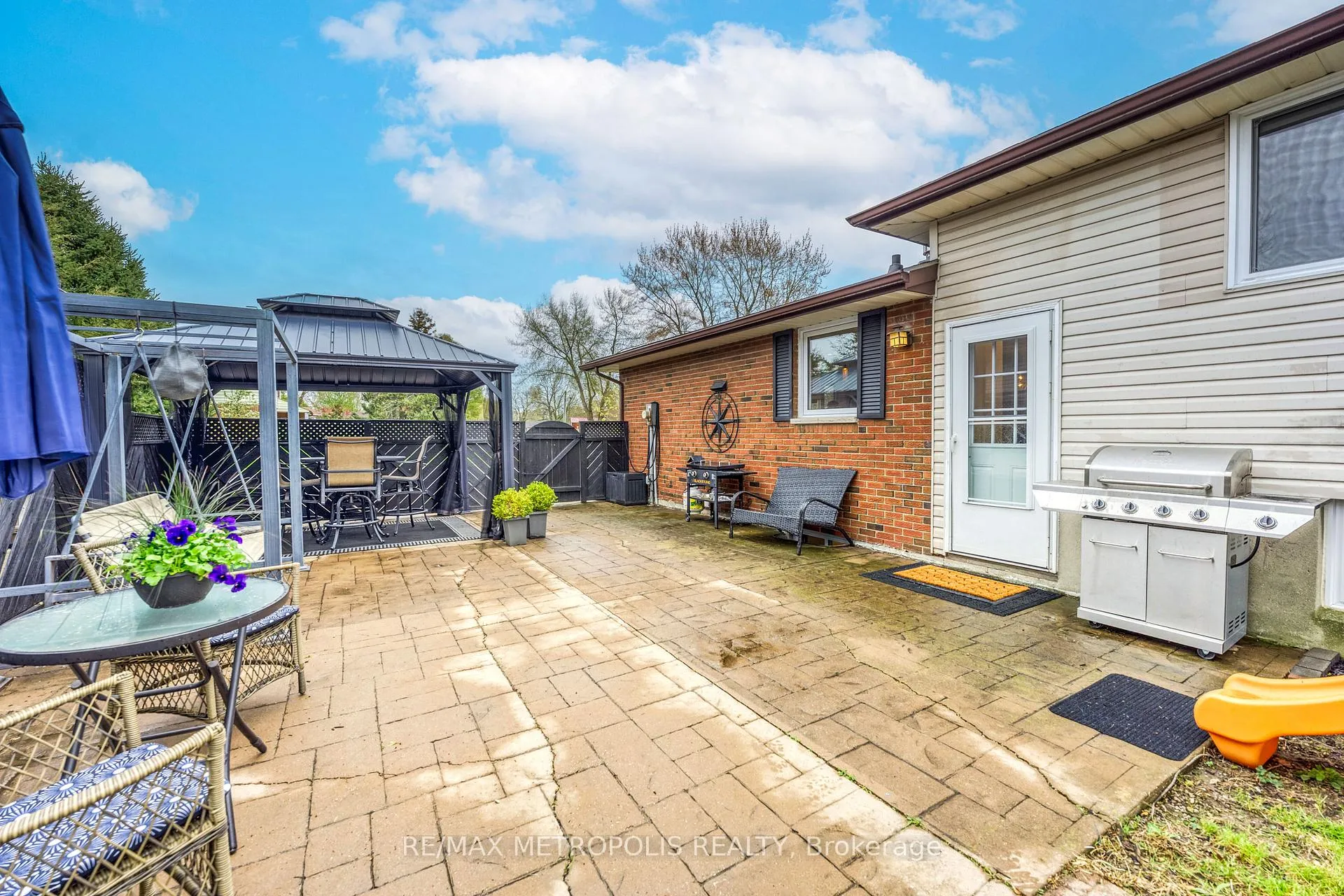 Photo 33 of 485 Bentinck Drive, St. Clair — HOMEH