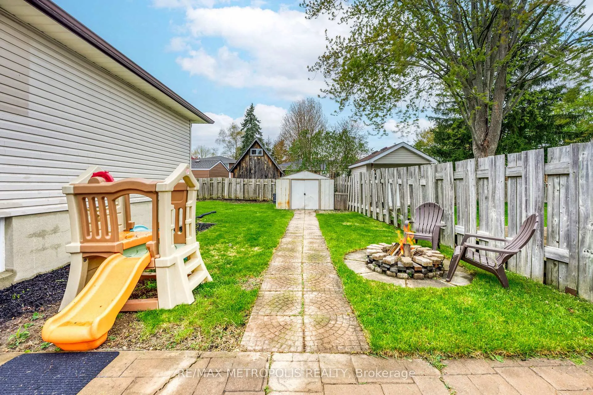 Photo 34 of 485 Bentinck Drive, St. Clair — HOMEH