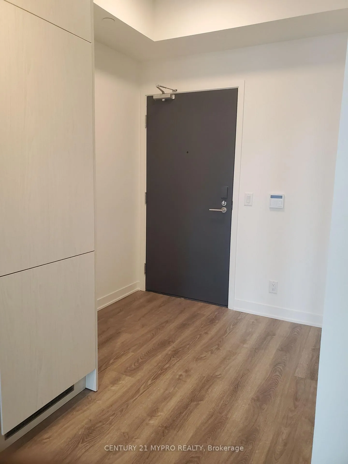 Photo 2 of Unit #4015, 180 Front Street E, Toronto, Moss Park — HOMEH