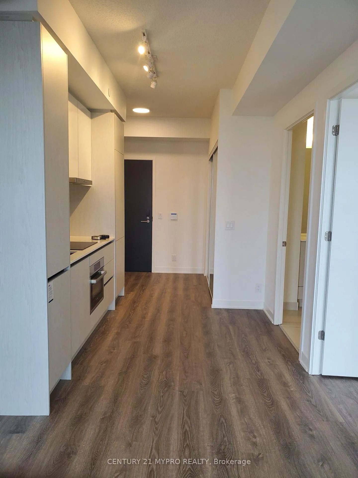 Photo 3 of Unit #4015, 180 Front Street E, Toronto, Moss Park — HOMEH