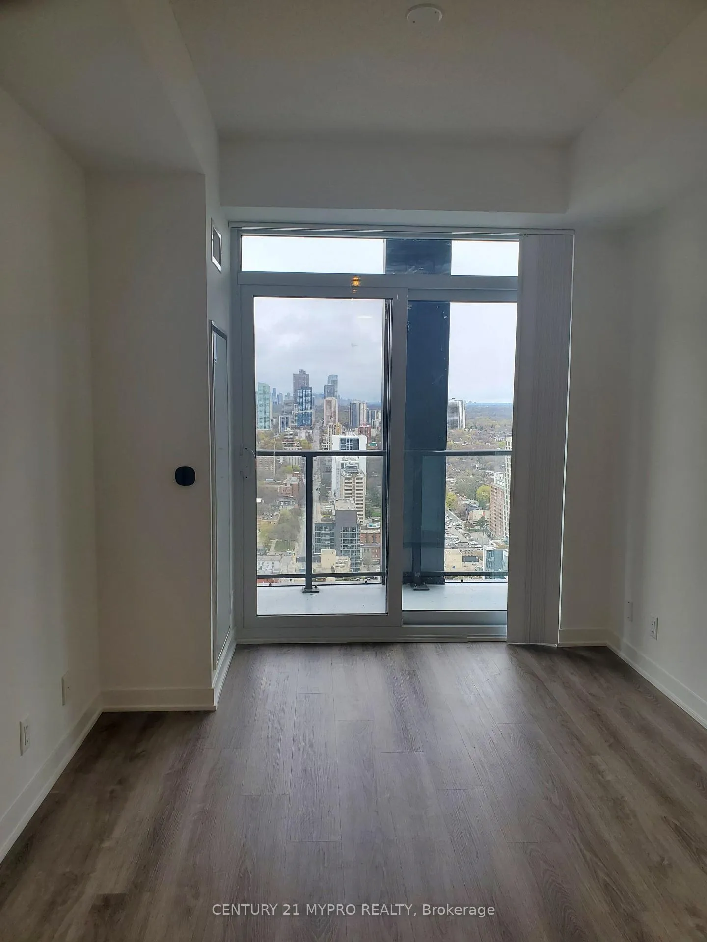 Photo 4 of Unit #4015, 180 Front Street E, Toronto, Moss Park — HOMEH