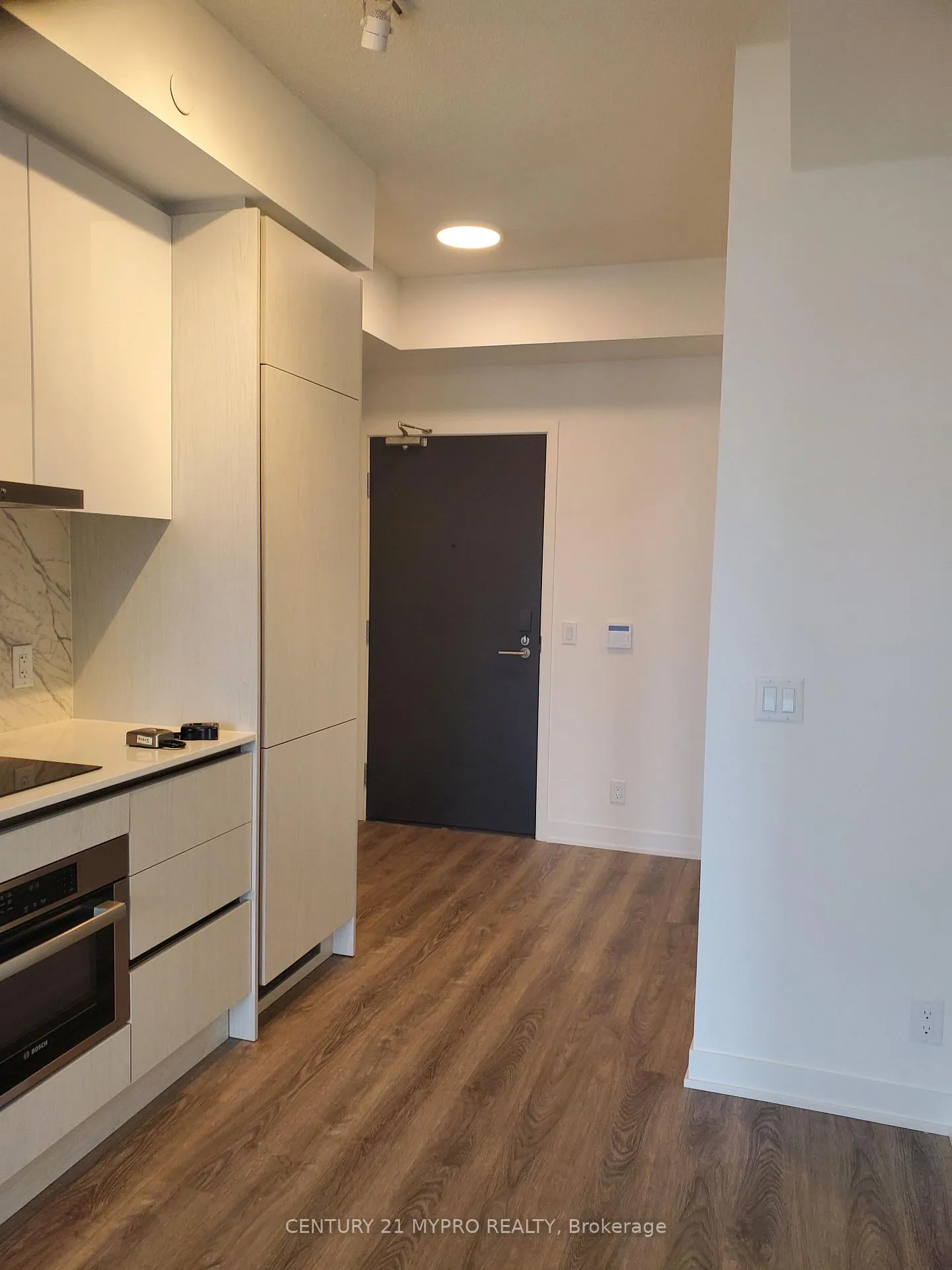 Photo 6 of Unit #4015, 180 Front Street E, Toronto, Moss Park — HOMEH