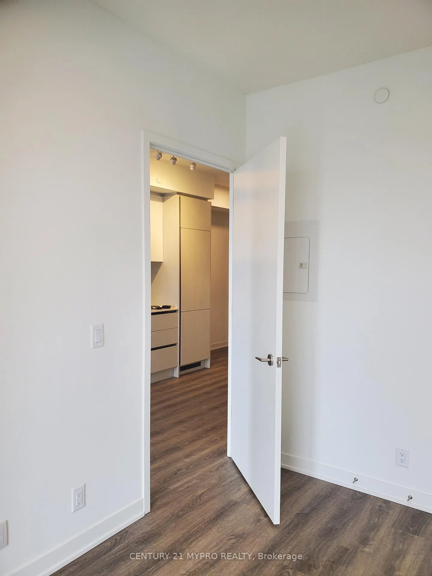 Photo 9 of Unit #4015, 180 Front Street E, Toronto, Moss Park — HOMEH