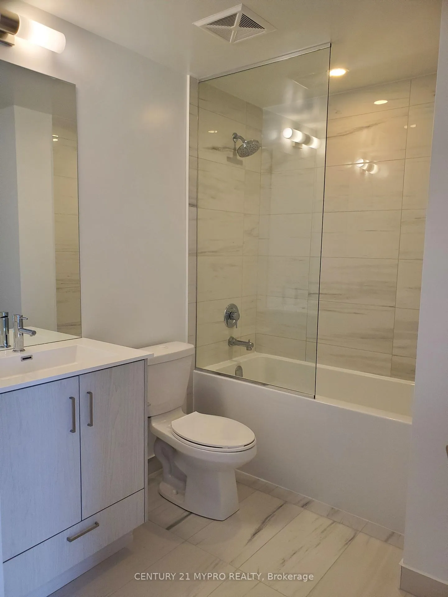Photo 10 of Unit #4015, 180 Front Street E, Toronto, Moss Park — HOMEH