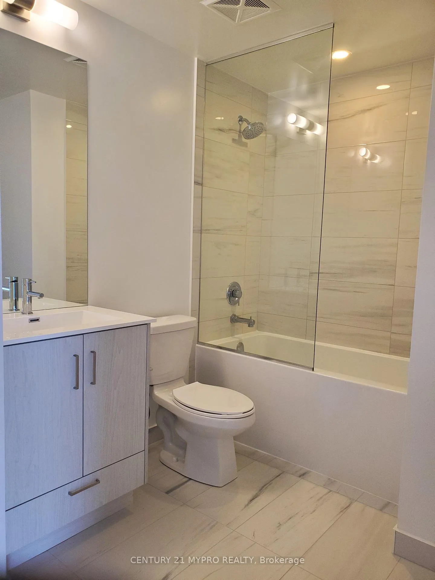 Photo 11 of Unit #4015, 180 Front Street E, Toronto, Moss Park — HOMEH