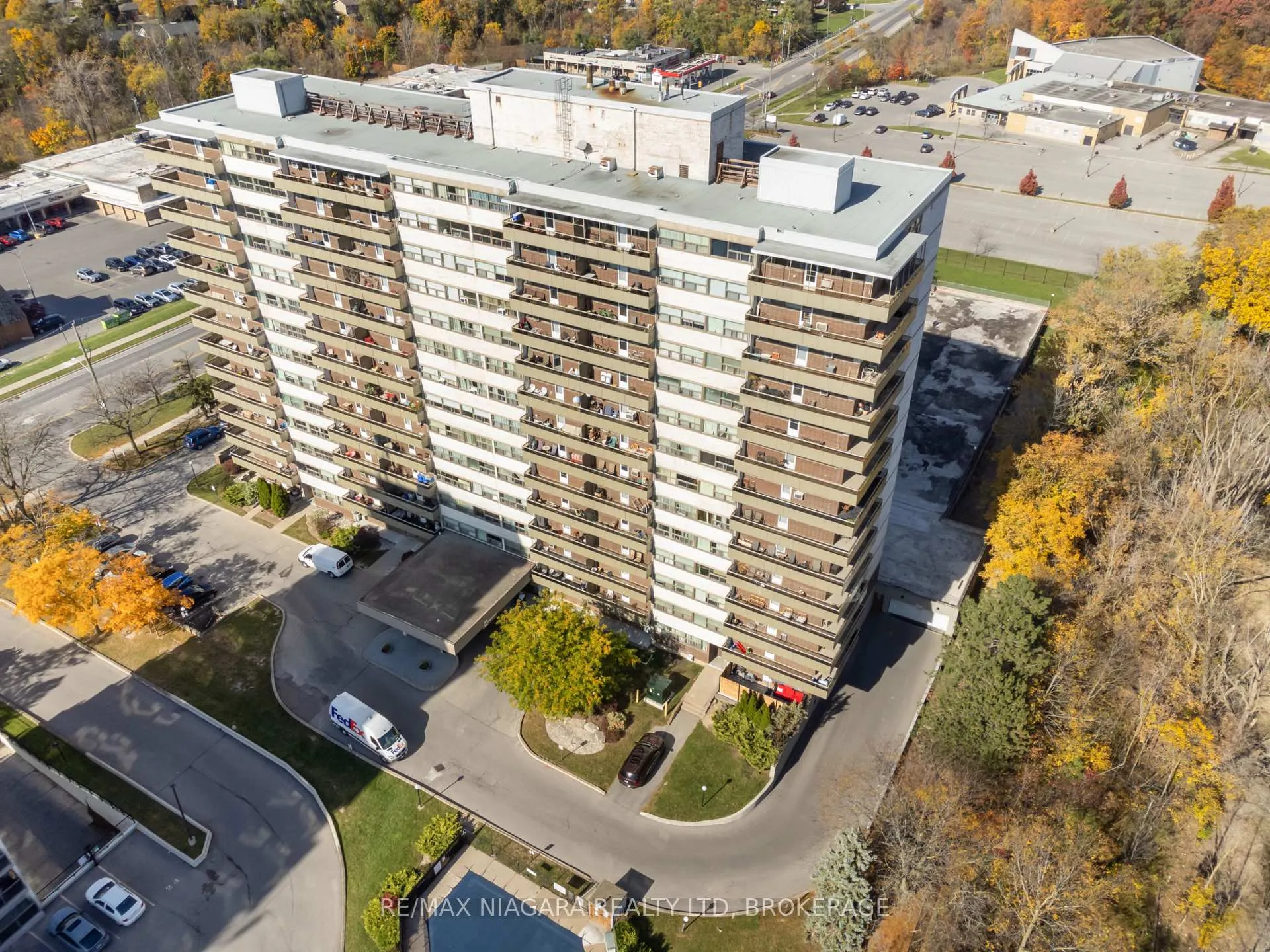 Photo 2 of Unit 409, 215 Glenridge Avenue, St. Catharines, Glendale/Glenridge — HOMEH