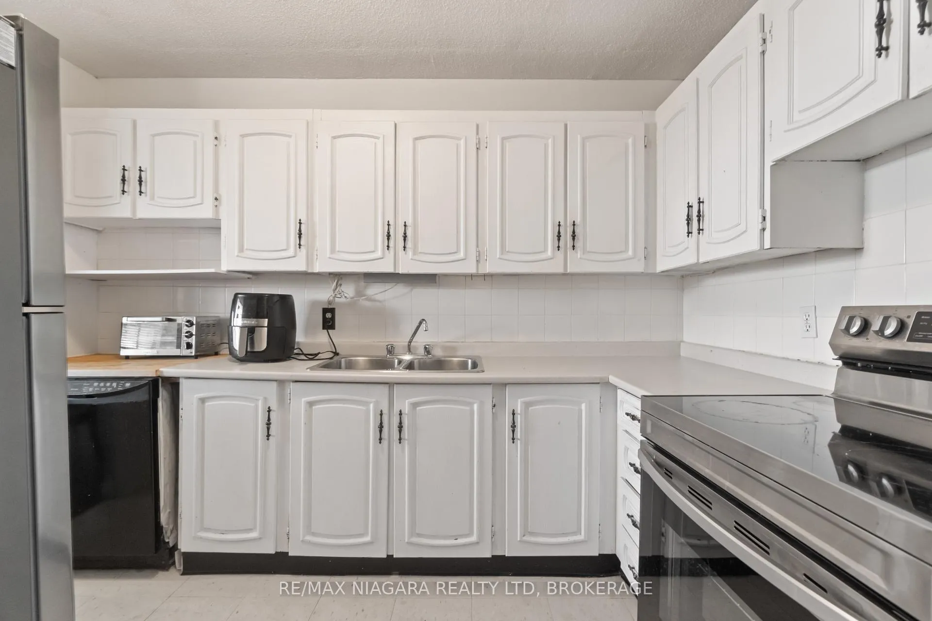 Photo 15 of Unit 409, 215 Glenridge Avenue, St. Catharines, Glendale/Glenridge — HOMEH