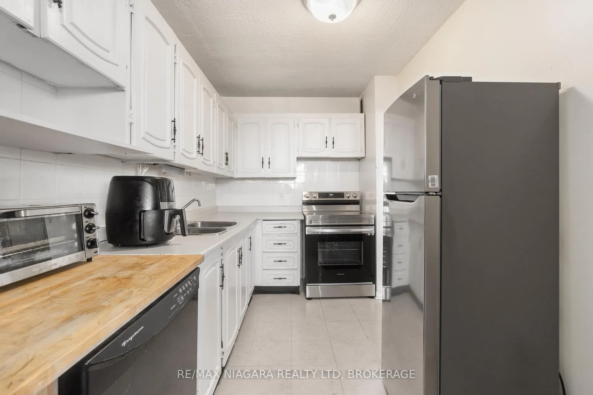 Photo 16 of Unit 409, 215 Glenridge Avenue, St. Catharines, Glendale/Glenridge — HOMEH