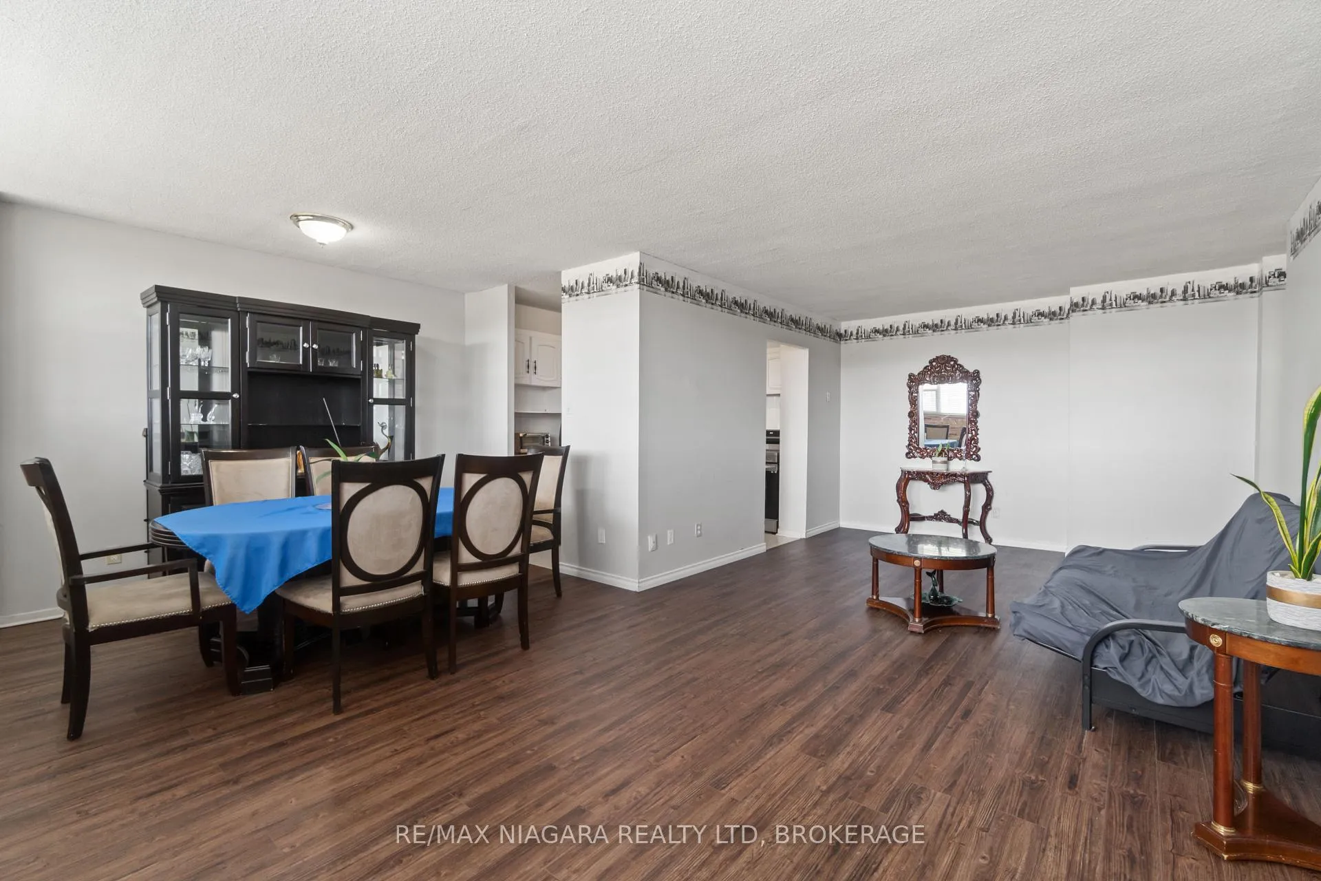 Photo 19 of Unit 409, 215 Glenridge Avenue, St. Catharines, Glendale/Glenridge — HOMEH
