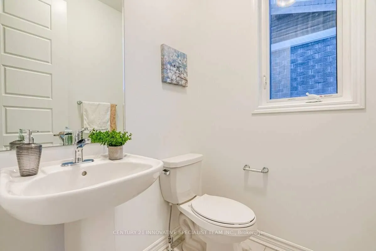 Photo 17 of 1213 Rose Way, Milton, Cobban — HOMEH