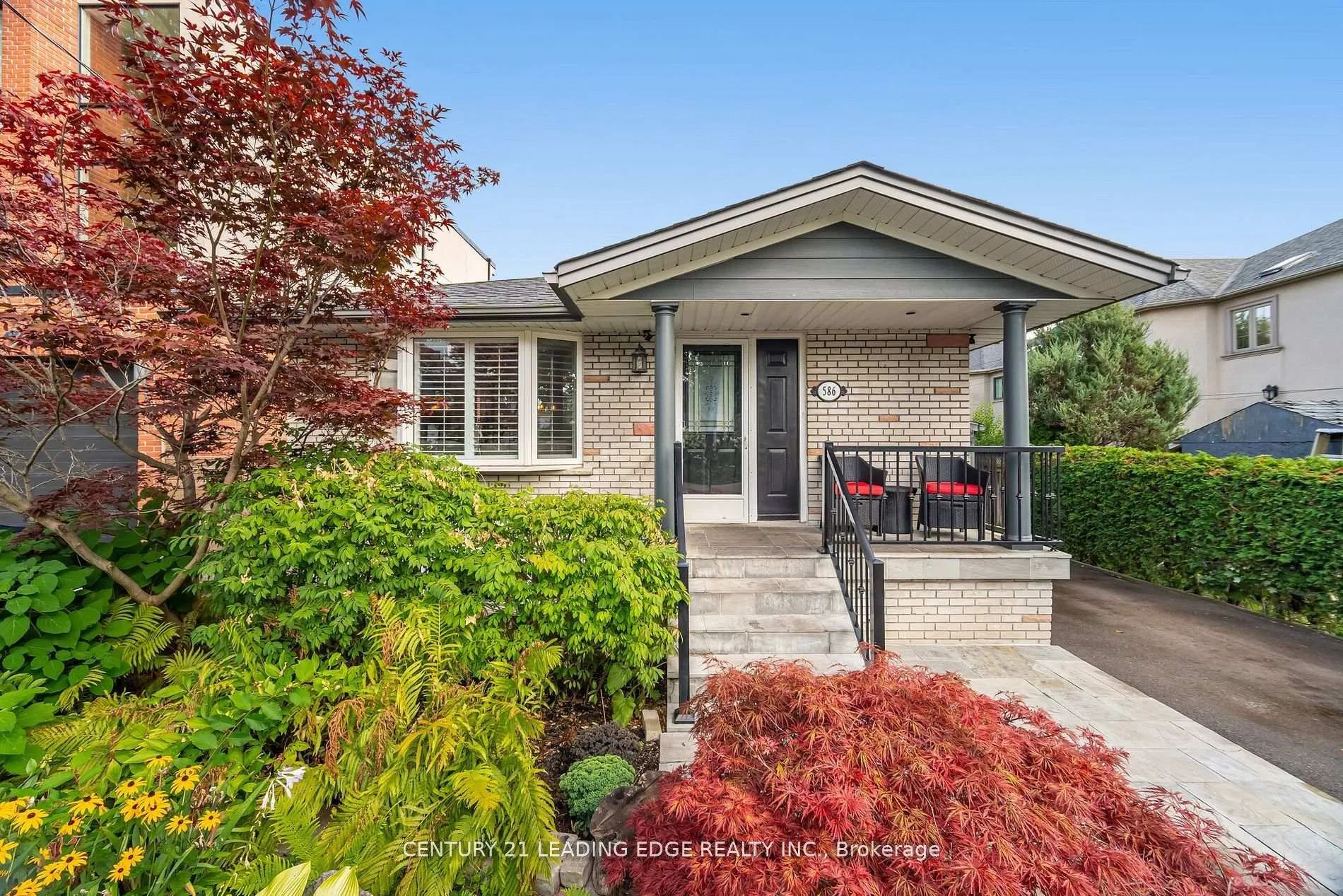 Front of 586 Curzon Avenue