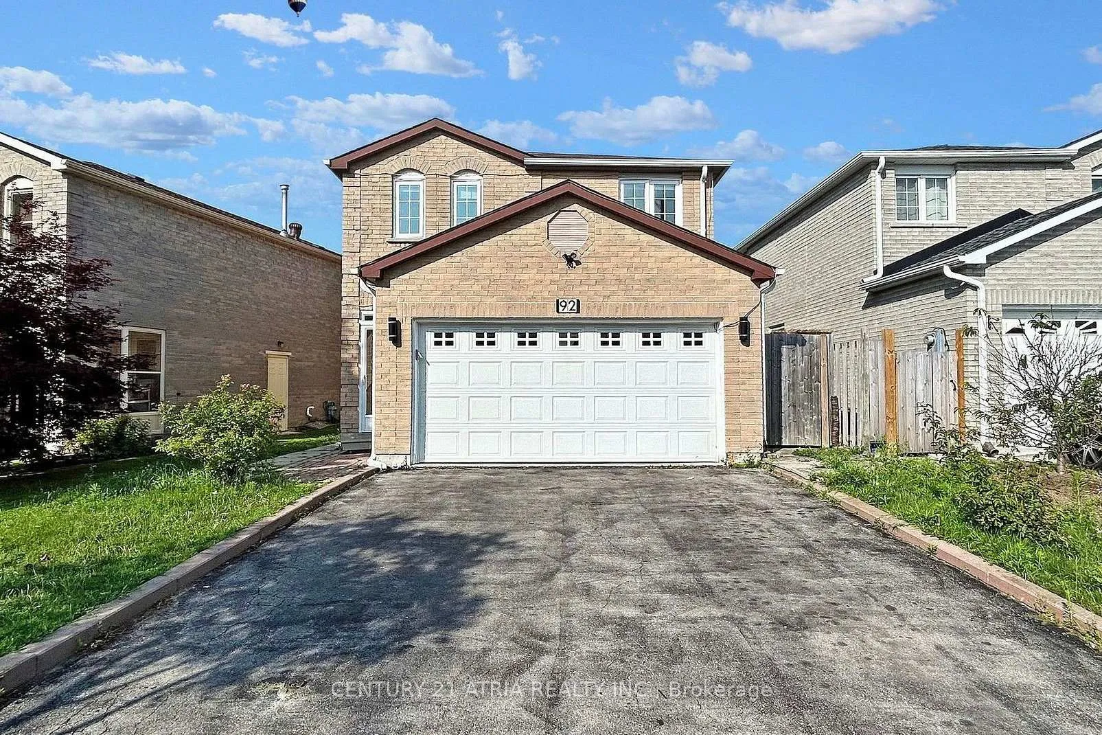 Front of Unit Upper, 92 Jaffray Road