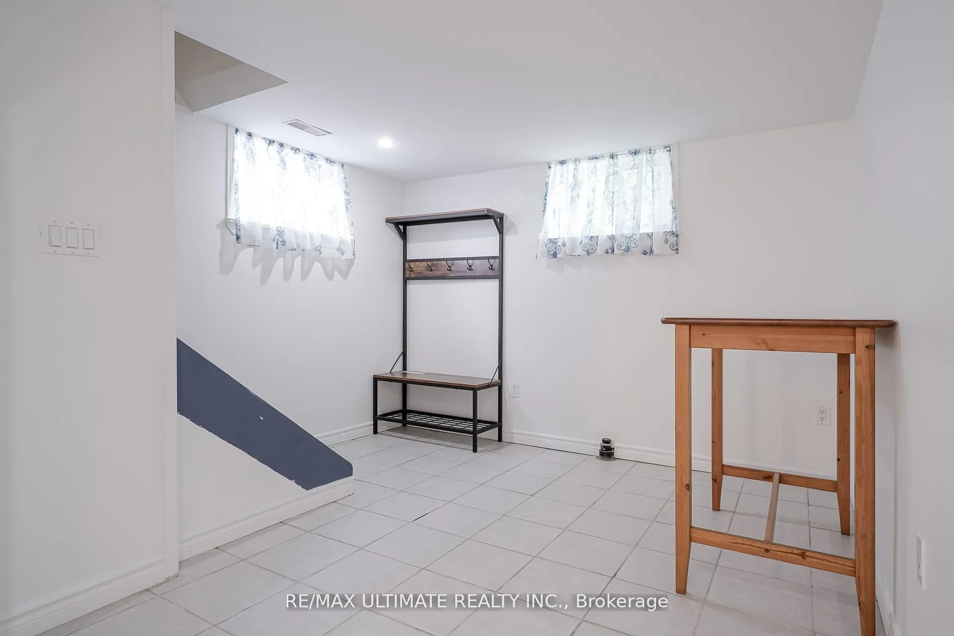 Photo 5 of Unit LOWER, 70 Bexhill Avenue, Scarborough, Clairlea-Birchmount — HOMEH