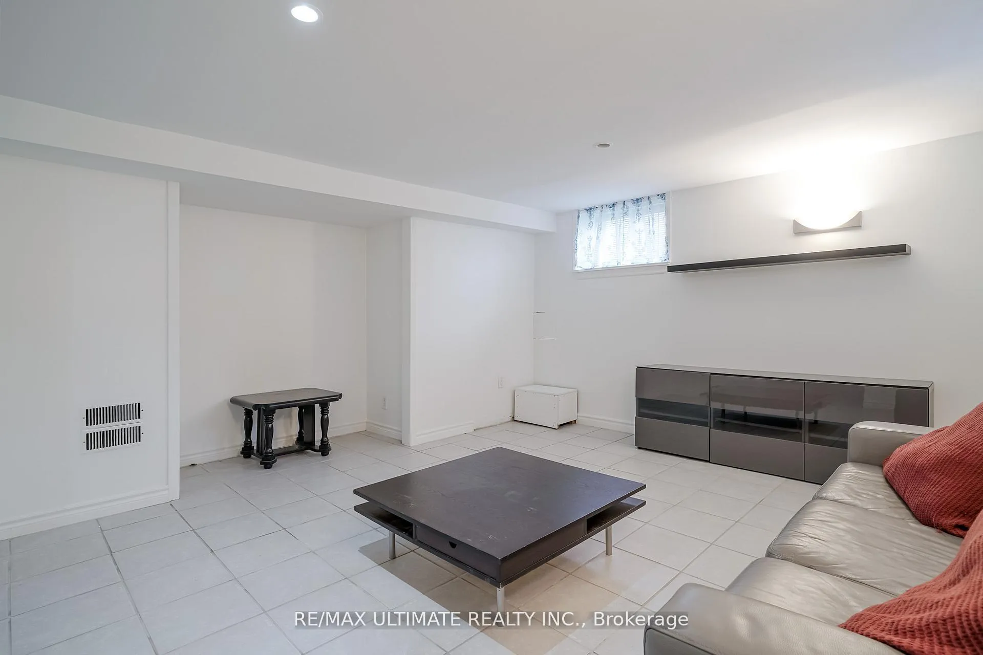 Photo 7 of Unit LOWER, 70 Bexhill Avenue, Scarborough, Clairlea-Birchmount — HOMEH