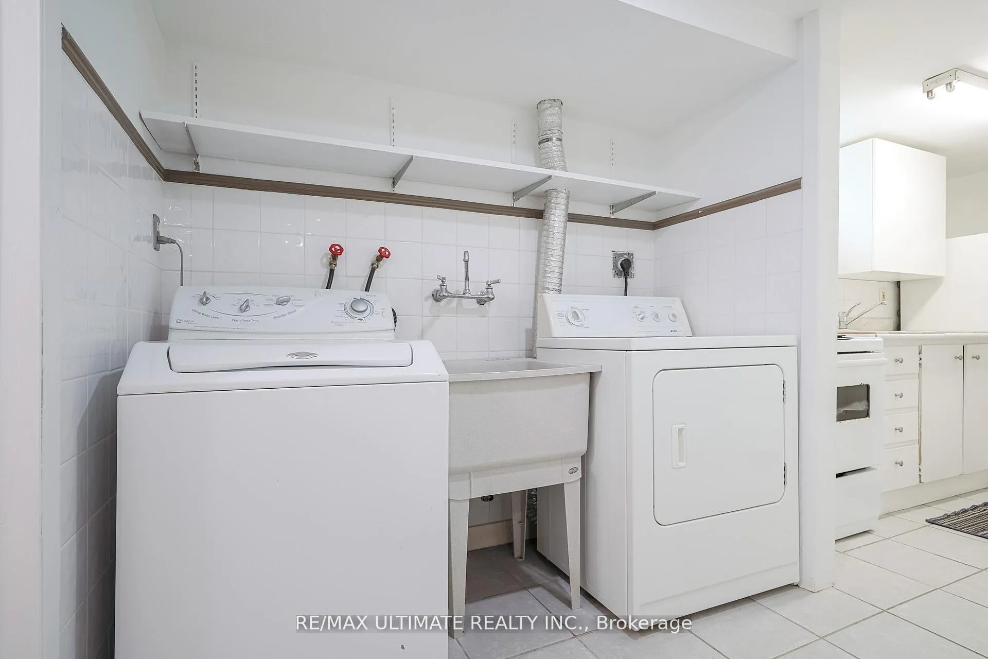 Photo 11 of Unit LOWER, 70 Bexhill Avenue, Scarborough, Clairlea-Birchmount — HOMEH