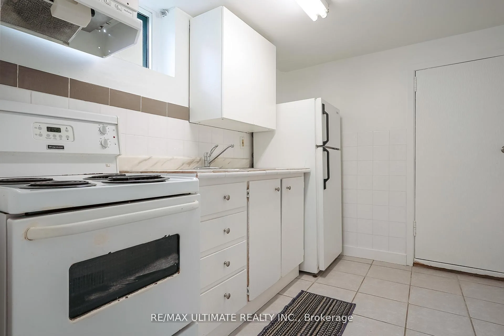 Photo 13 of Unit LOWER, 70 Bexhill Avenue, Scarborough, Clairlea-Birchmount — HOMEH