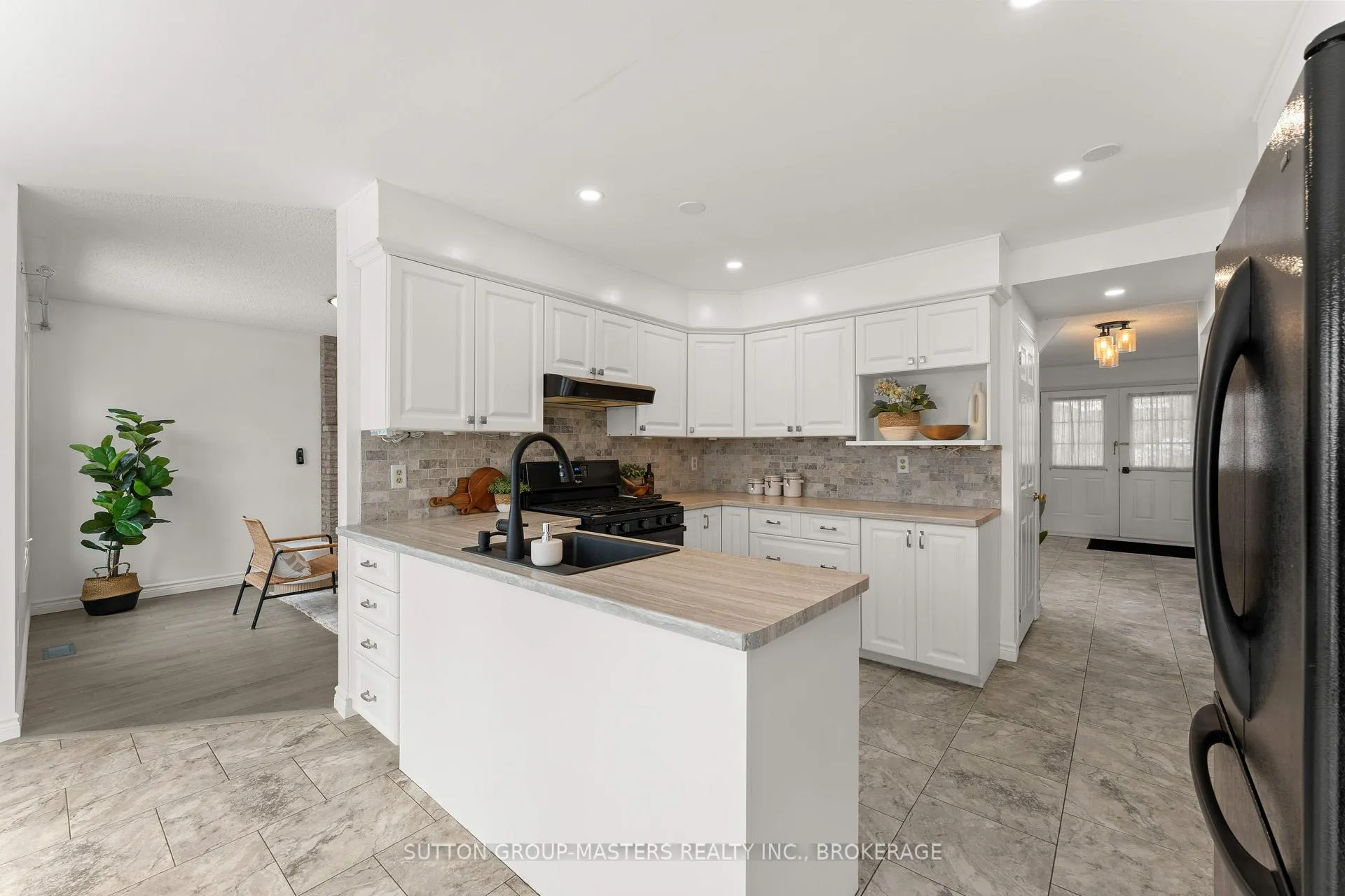 Photo 10 of 597 Forest Hill Drive W, Kingston, South of Taylor-Kidd Blvd — HOMEH