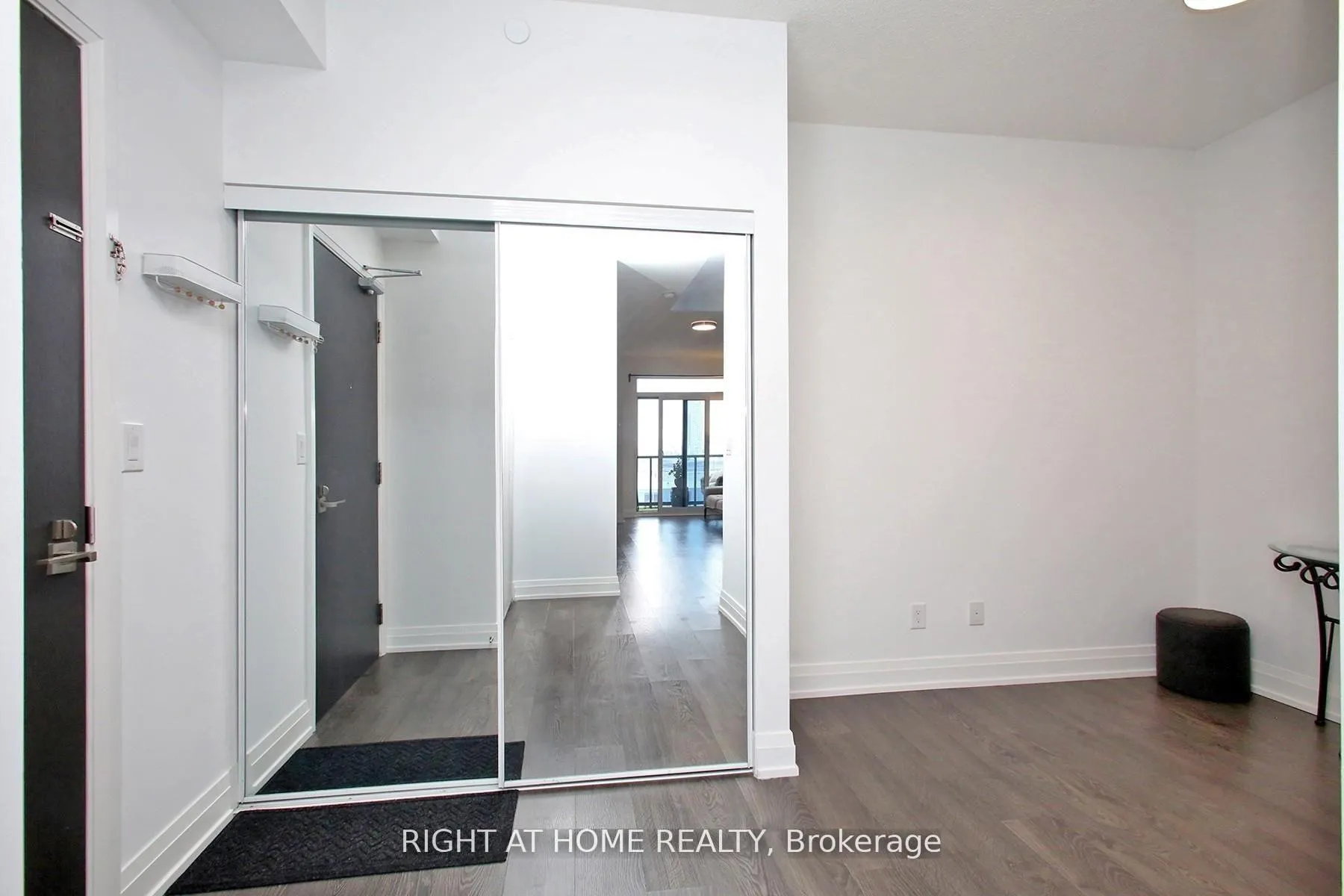 Photo 12 of Unit 901, 3700 Highway 7 Road, Vaughan, Vaughan Corporate Centre — HOMEH