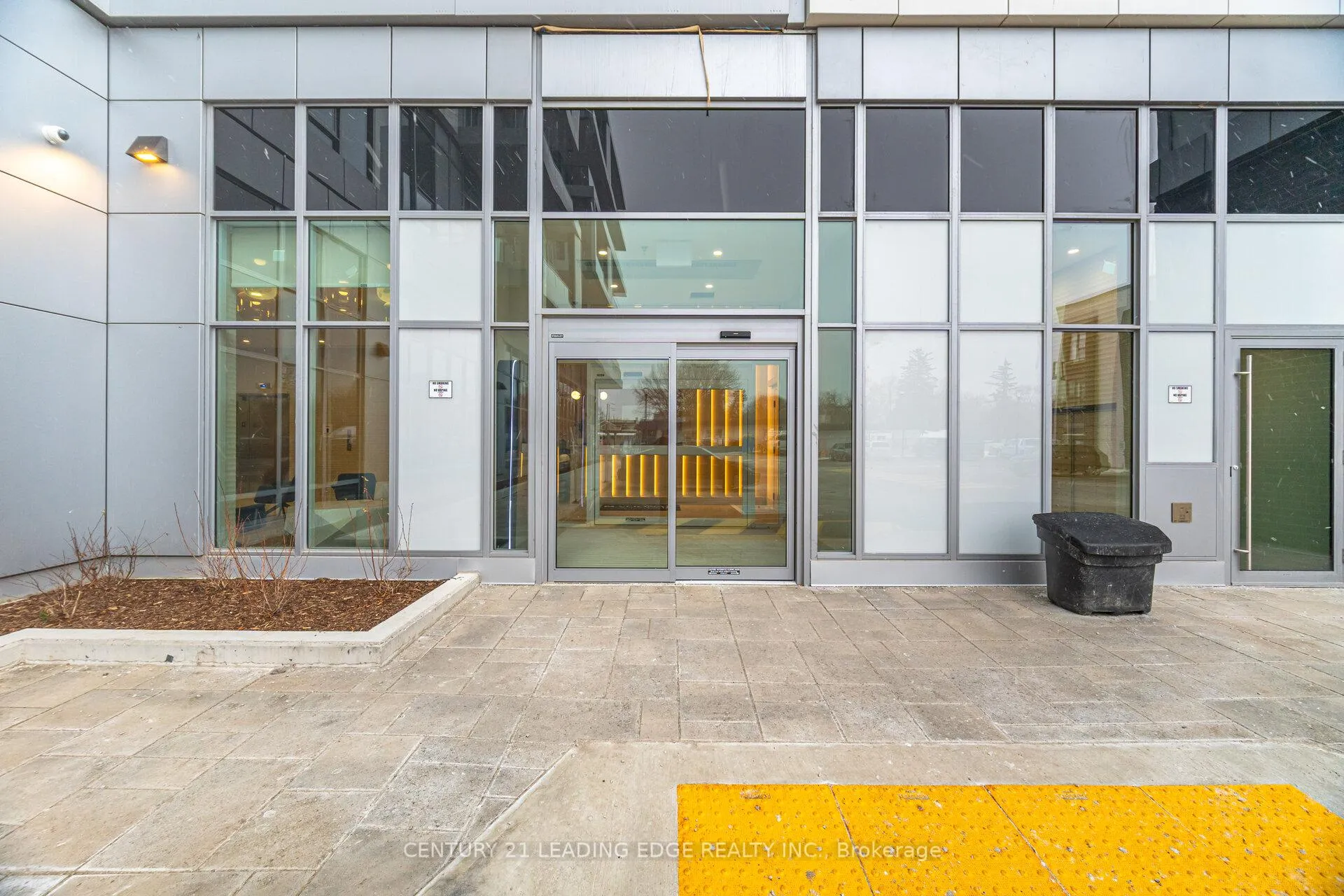Photo 2 of Unit 305, 500 Plains Road E, Burlington, LaSalle — HOMEH