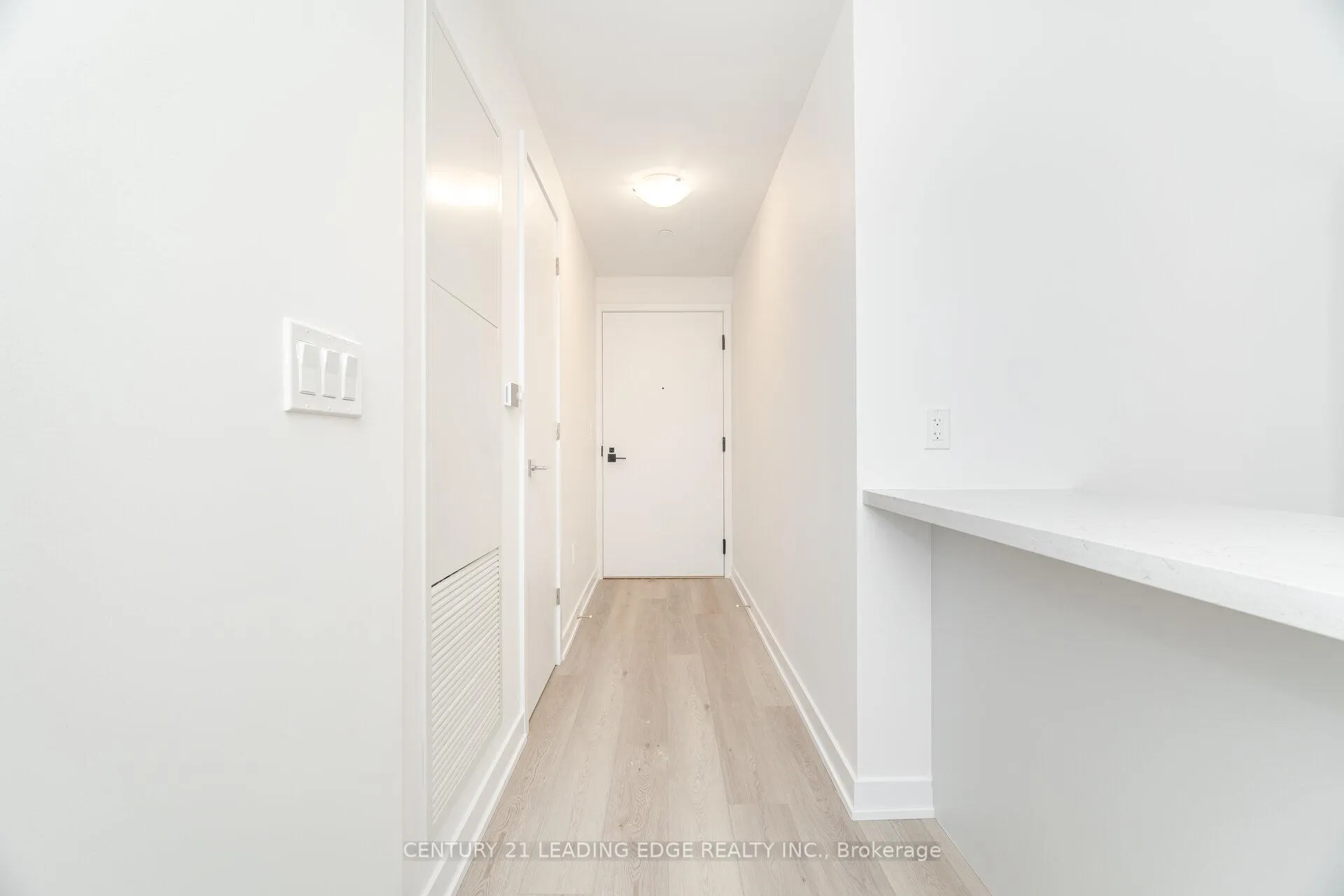 Photo 5 of Unit 305, 500 Plains Road E, Burlington, LaSalle — HOMEH