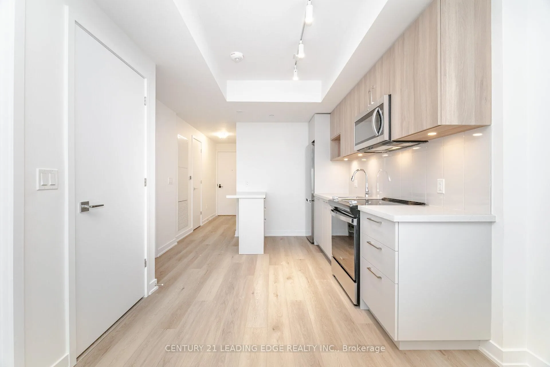 Photo 7 of Unit 305, 500 Plains Road E, Burlington, LaSalle — HOMEH