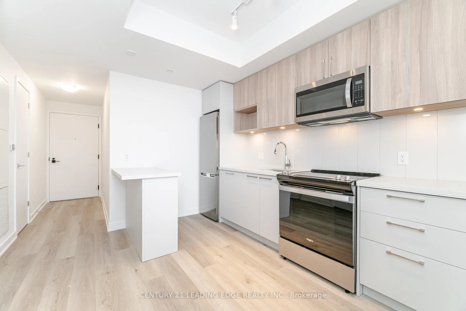 Photo 8 of Unit 305, 500 Plains Road E, Burlington, LaSalle — HOMEH