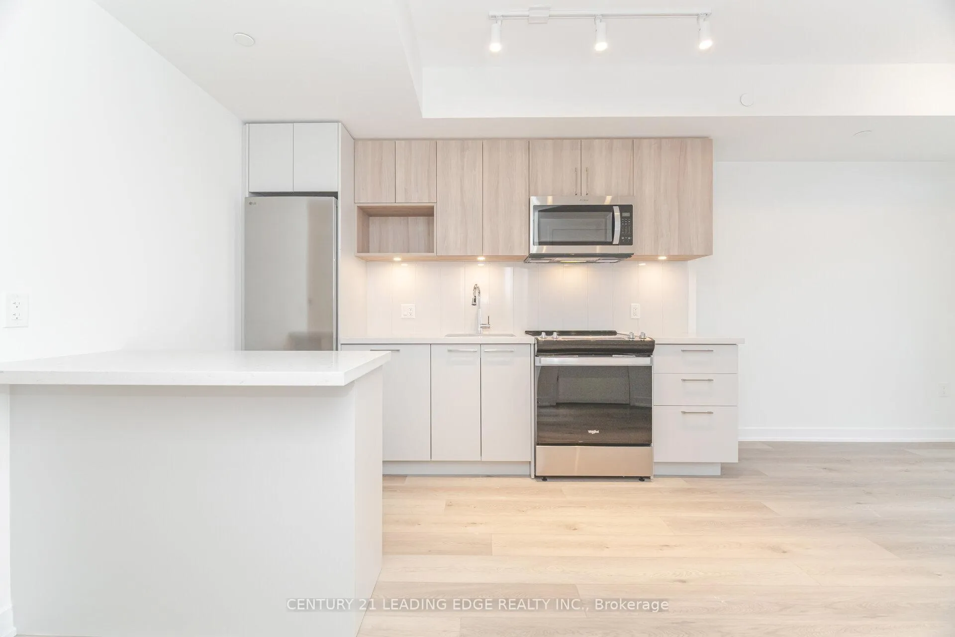 Photo 9 of Unit 305, 500 Plains Road E, Burlington, LaSalle — HOMEH