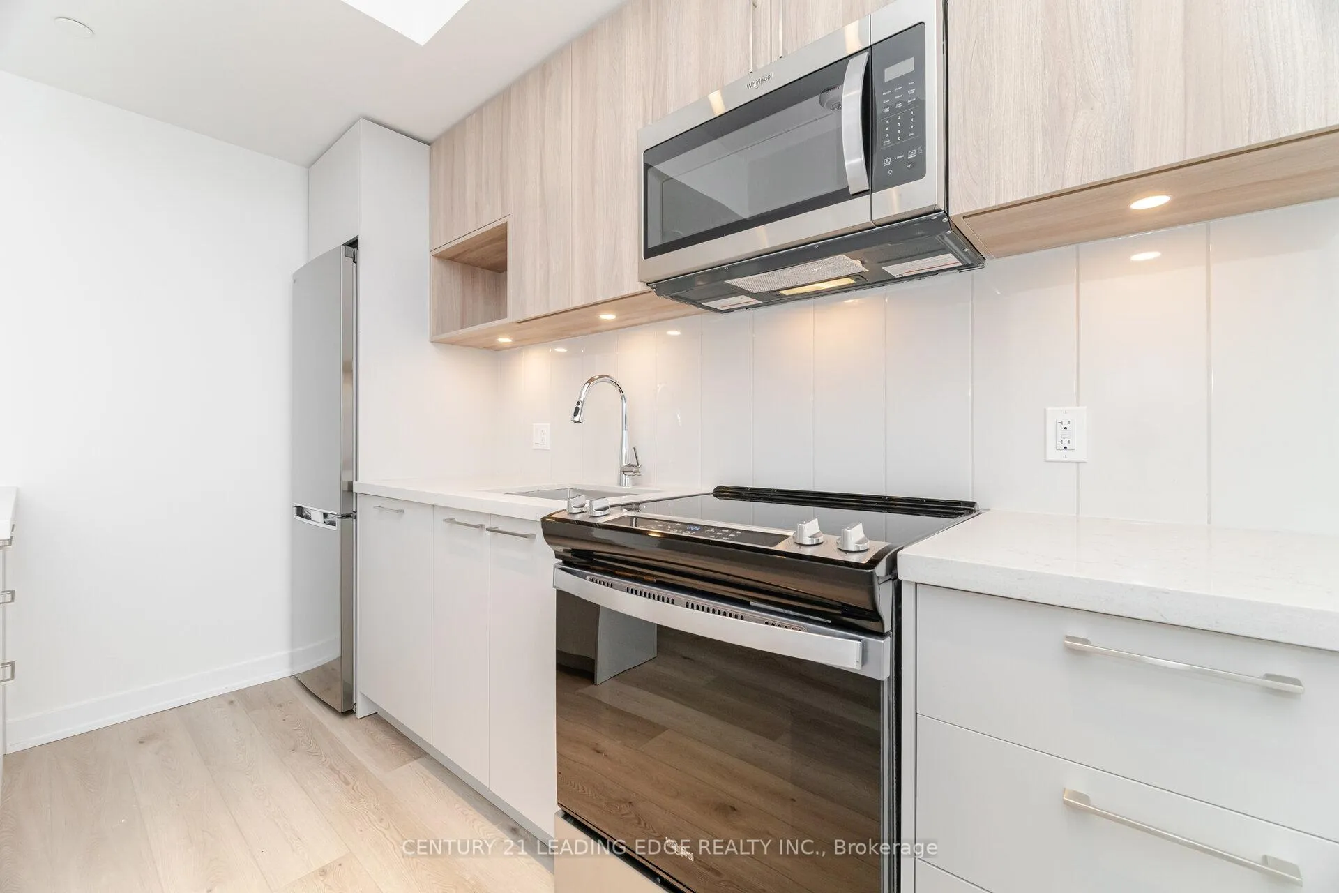 Photo 10 of Unit 305, 500 Plains Road E, Burlington, LaSalle — HOMEH