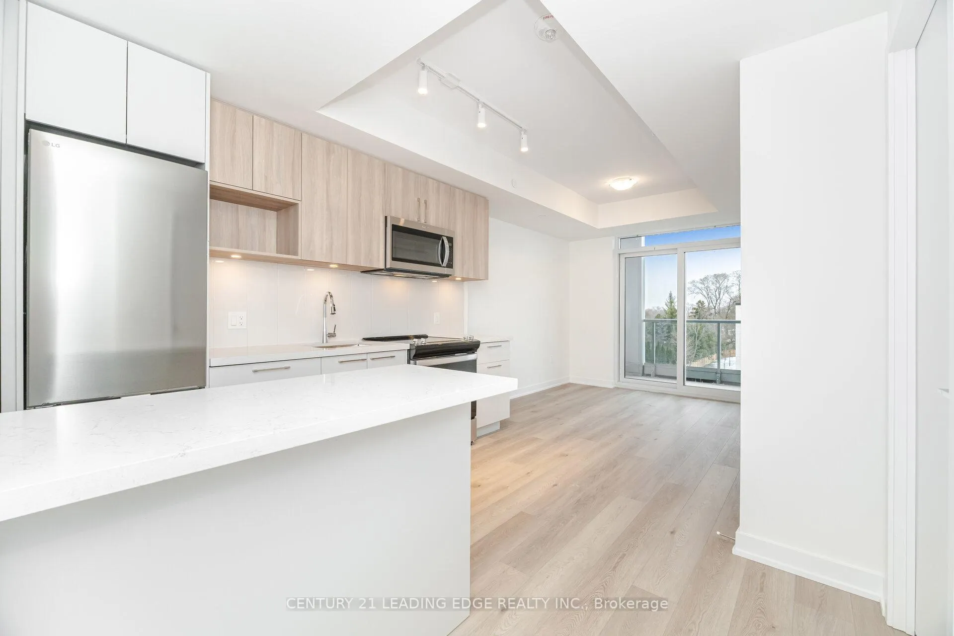 Photo 13 of Unit 305, 500 Plains Road E, Burlington, LaSalle — HOMEH