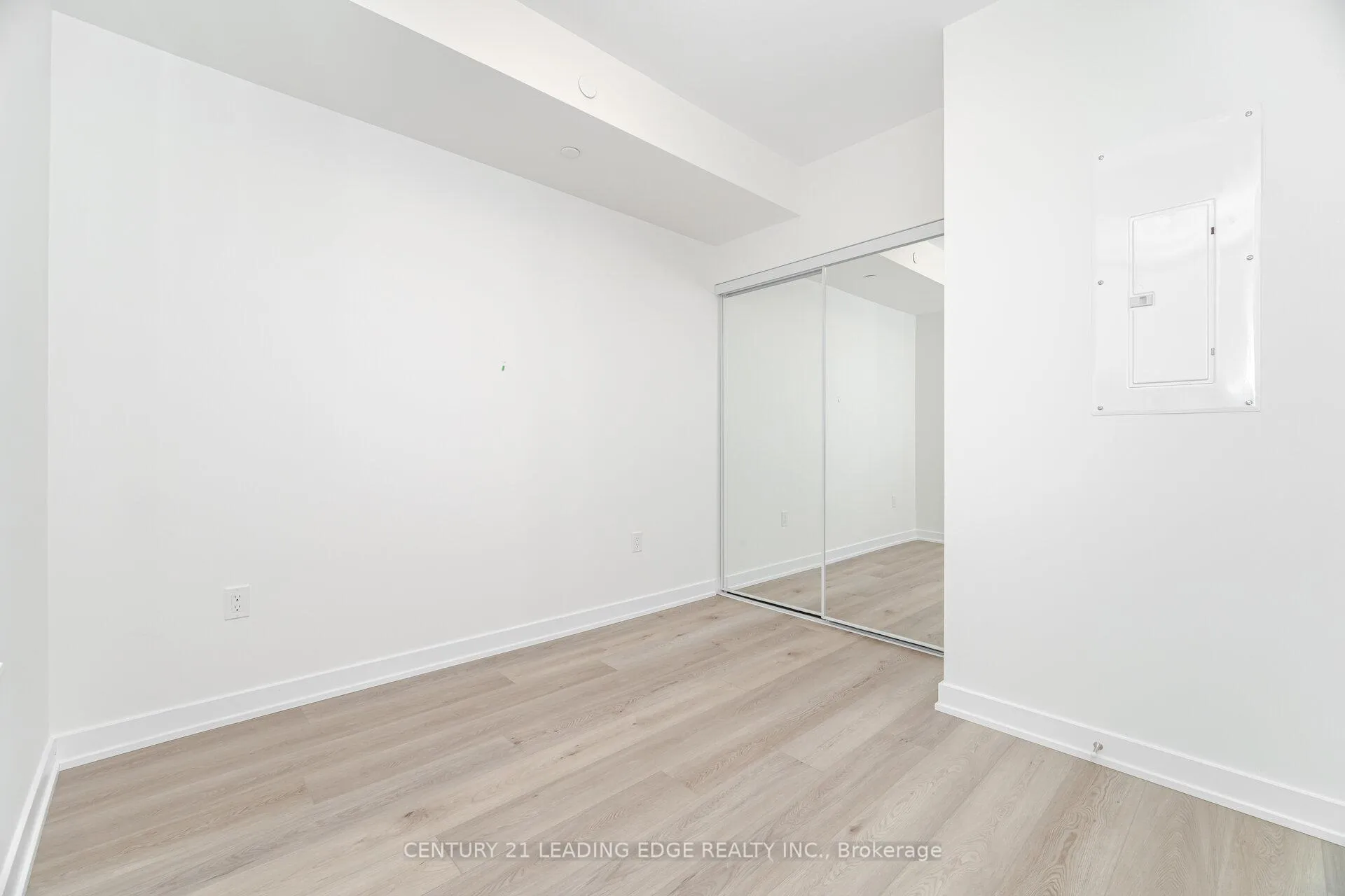 Photo 20 of Unit 305, 500 Plains Road E, Burlington, LaSalle — HOMEH