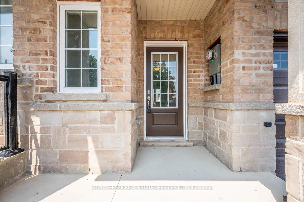 Photo 2 of 18 Jellicoe Court, Hamilton, Hill Park — HOMEH