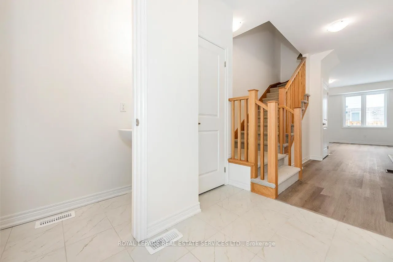 Photo 4 of 18 Jellicoe Court, Hamilton, Hill Park — HOMEH