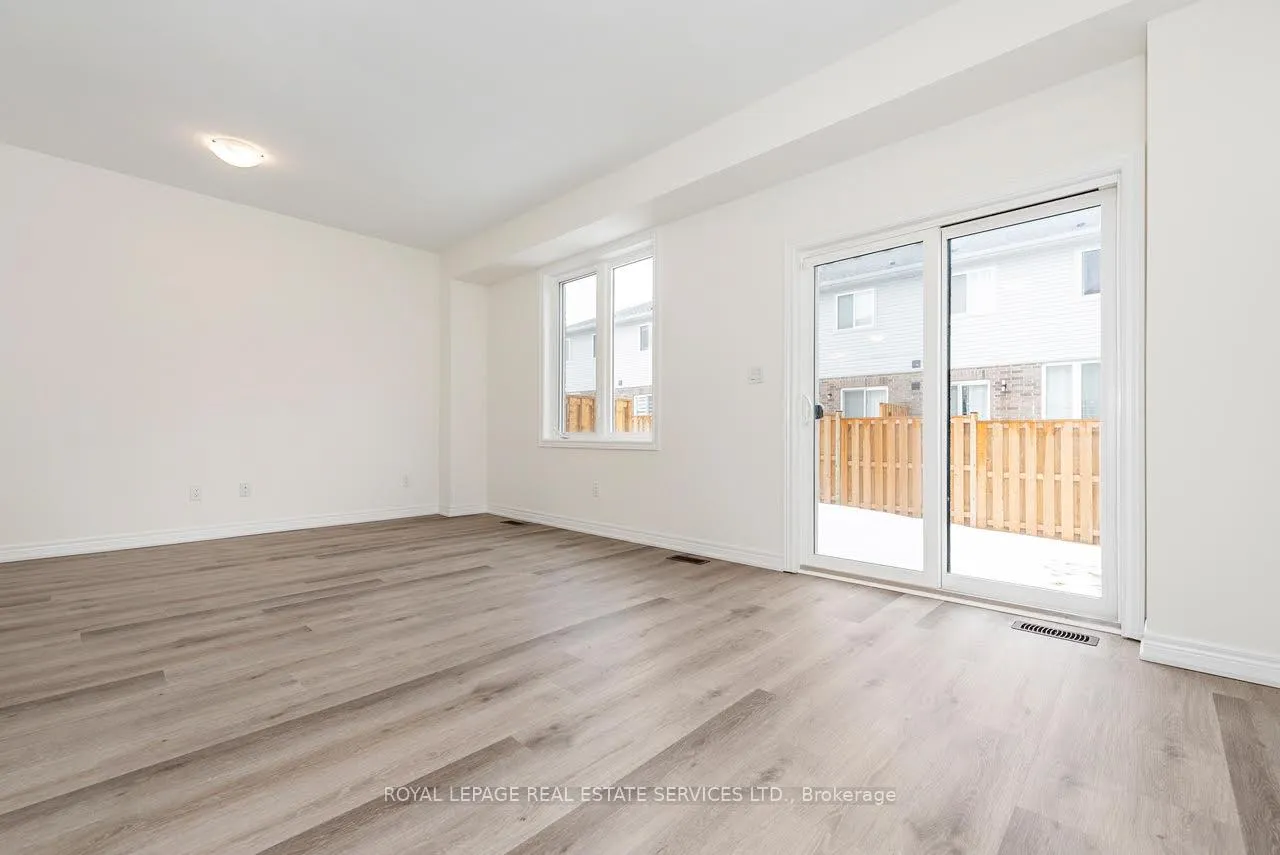 Photo 10 of 18 Jellicoe Court, Hamilton, Hill Park — HOMEH