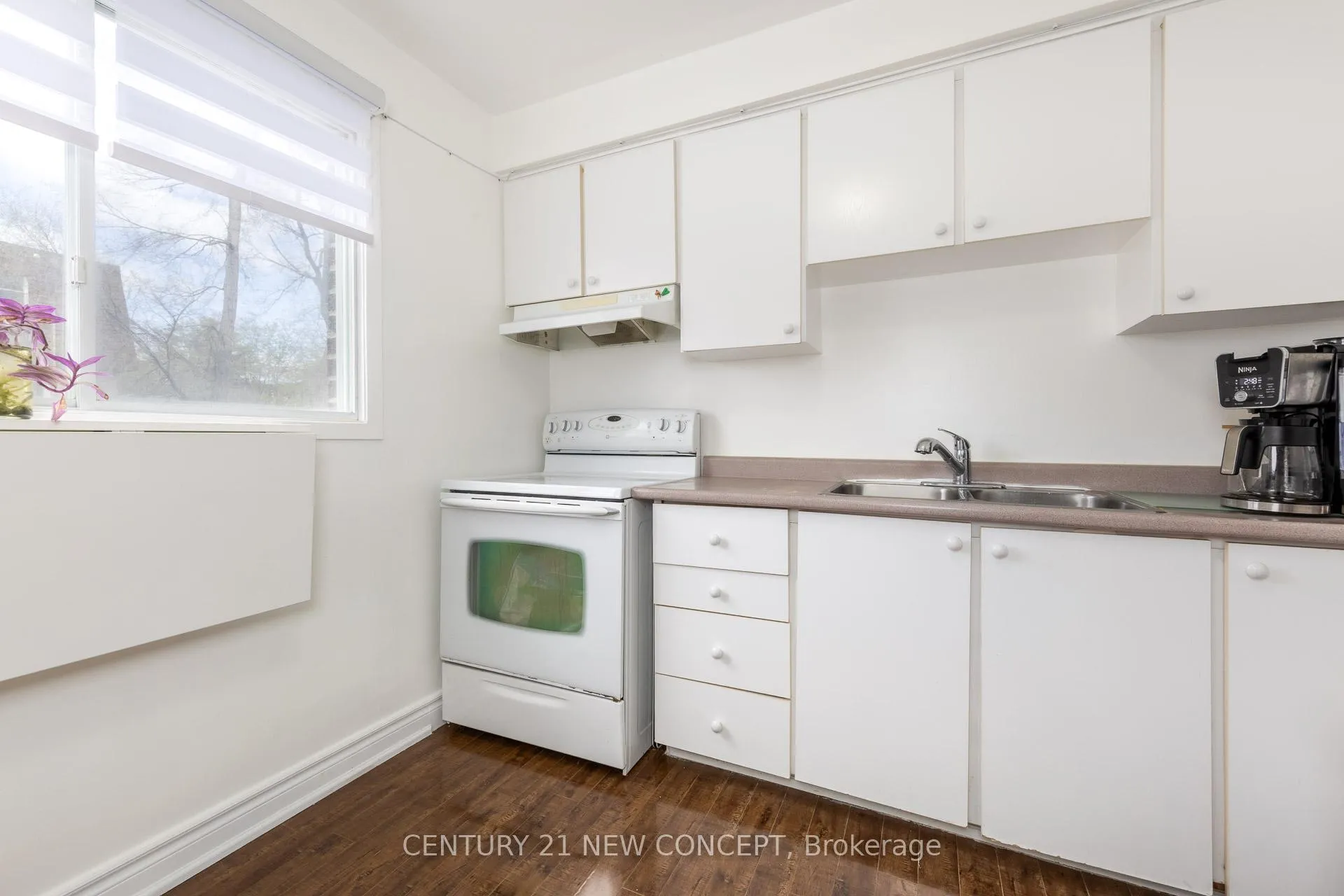 Photo 7 of Unit 3, 119 Henderson Avenue, Markham, Thornhill — HOMEH