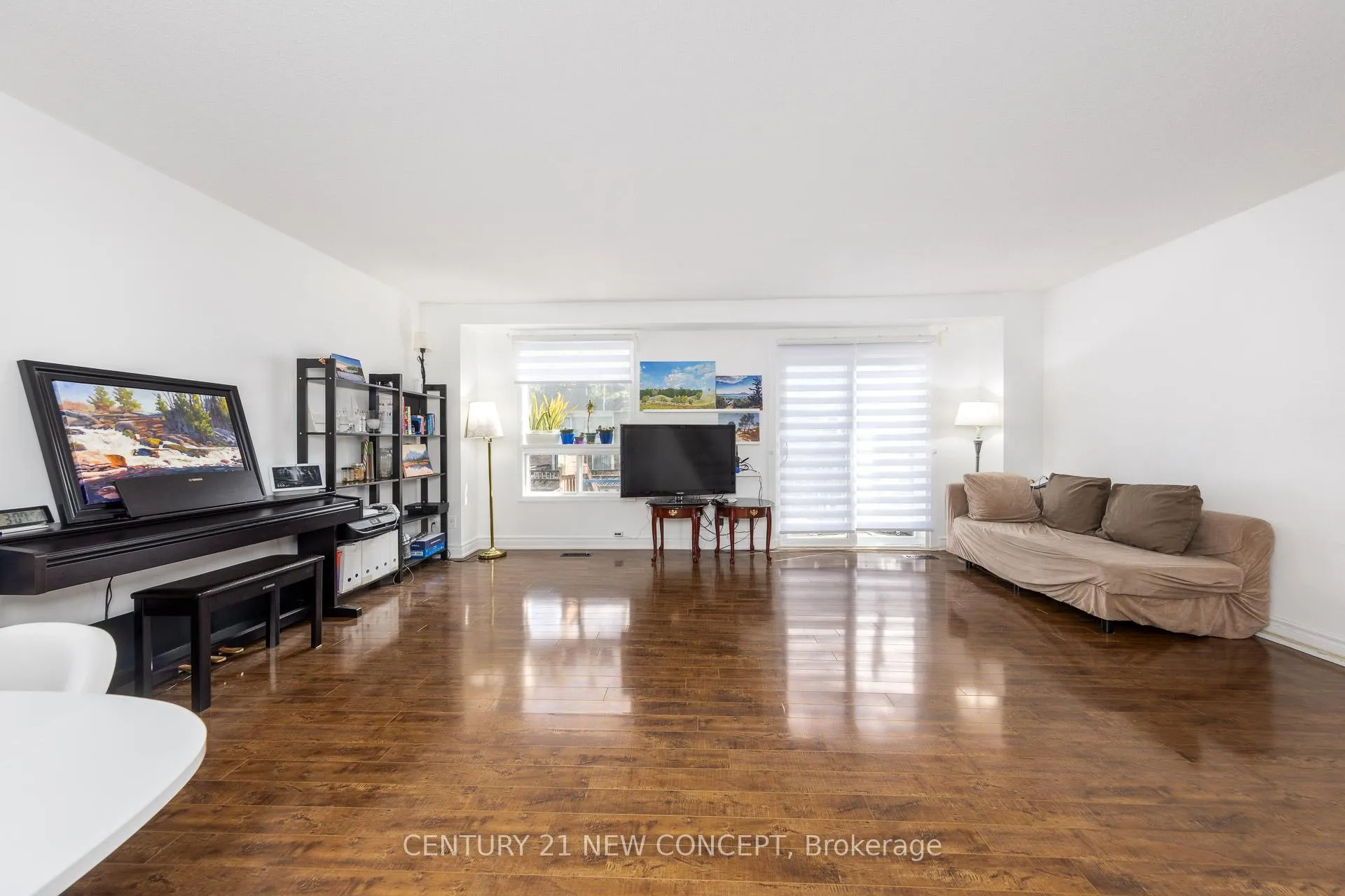 Photo 11 of Unit 3, 119 Henderson Avenue, Markham, Thornhill — HOMEH