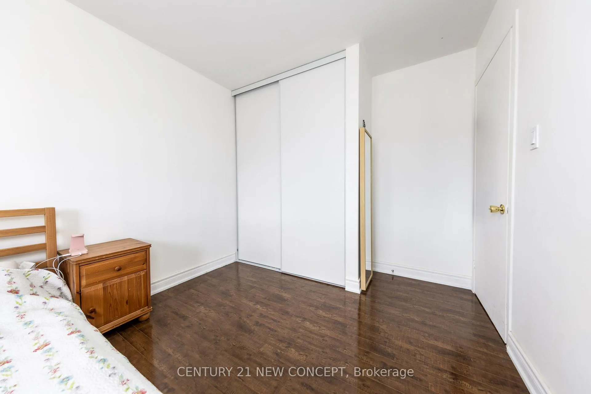 Photo 17 of Unit 3, 119 Henderson Avenue, Markham, Thornhill — HOMEH