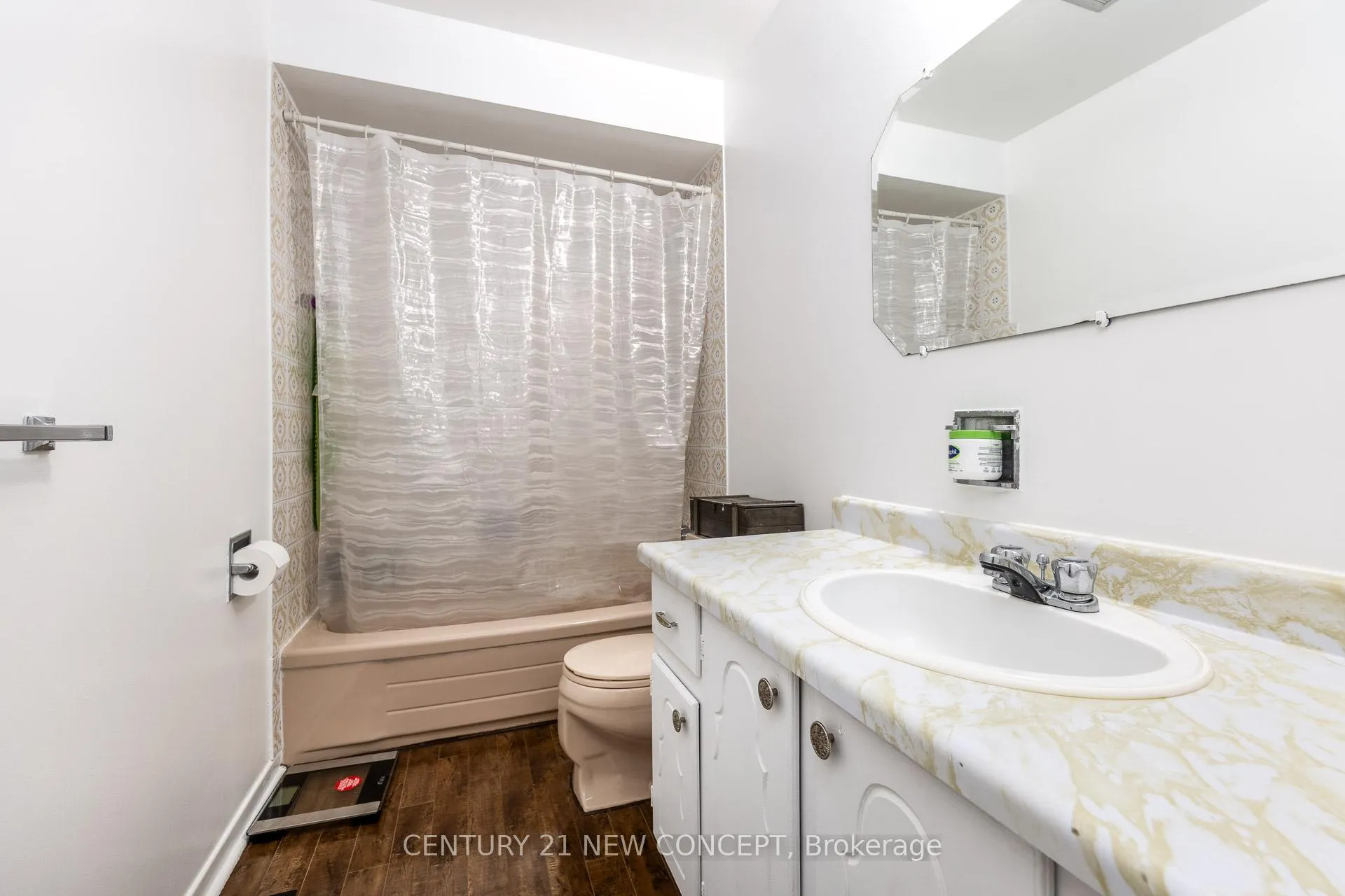 Photo 18 of Unit 3, 119 Henderson Avenue, Markham, Thornhill — HOMEH