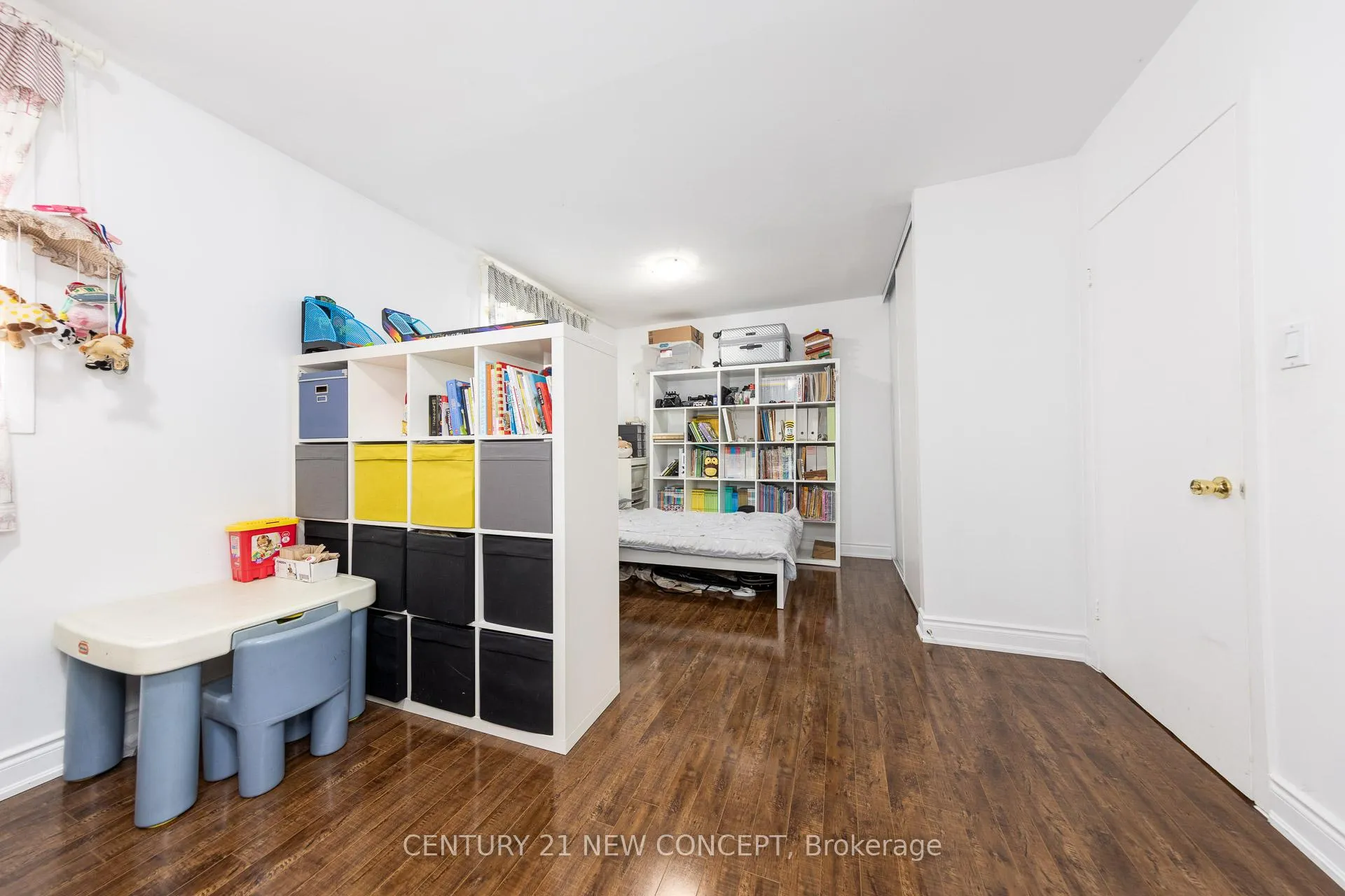 Photo 22 of Unit 3, 119 Henderson Avenue, Markham, Thornhill — HOMEH