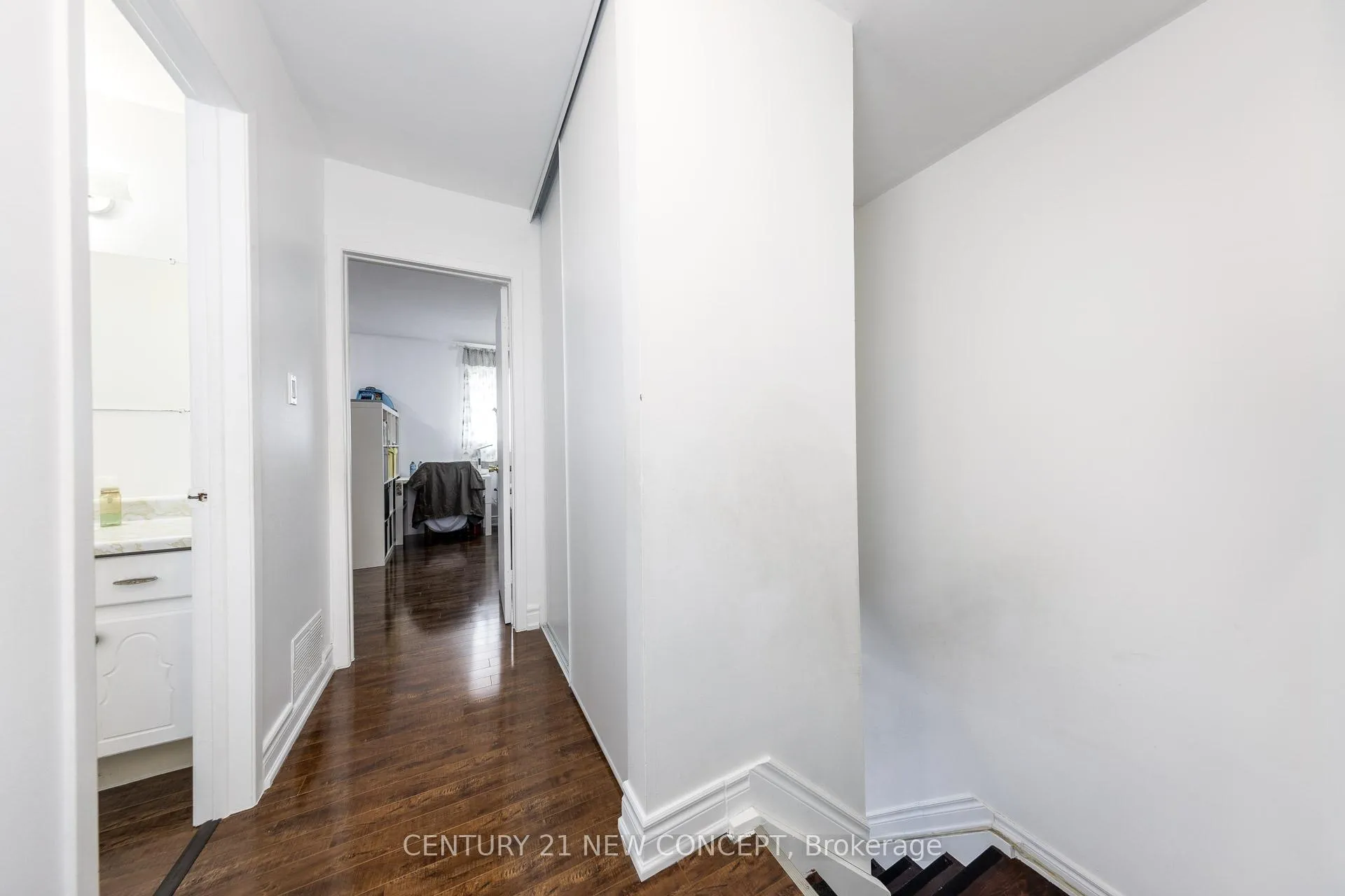 Photo 23 of Unit 3, 119 Henderson Avenue, Markham, Thornhill — HOMEH