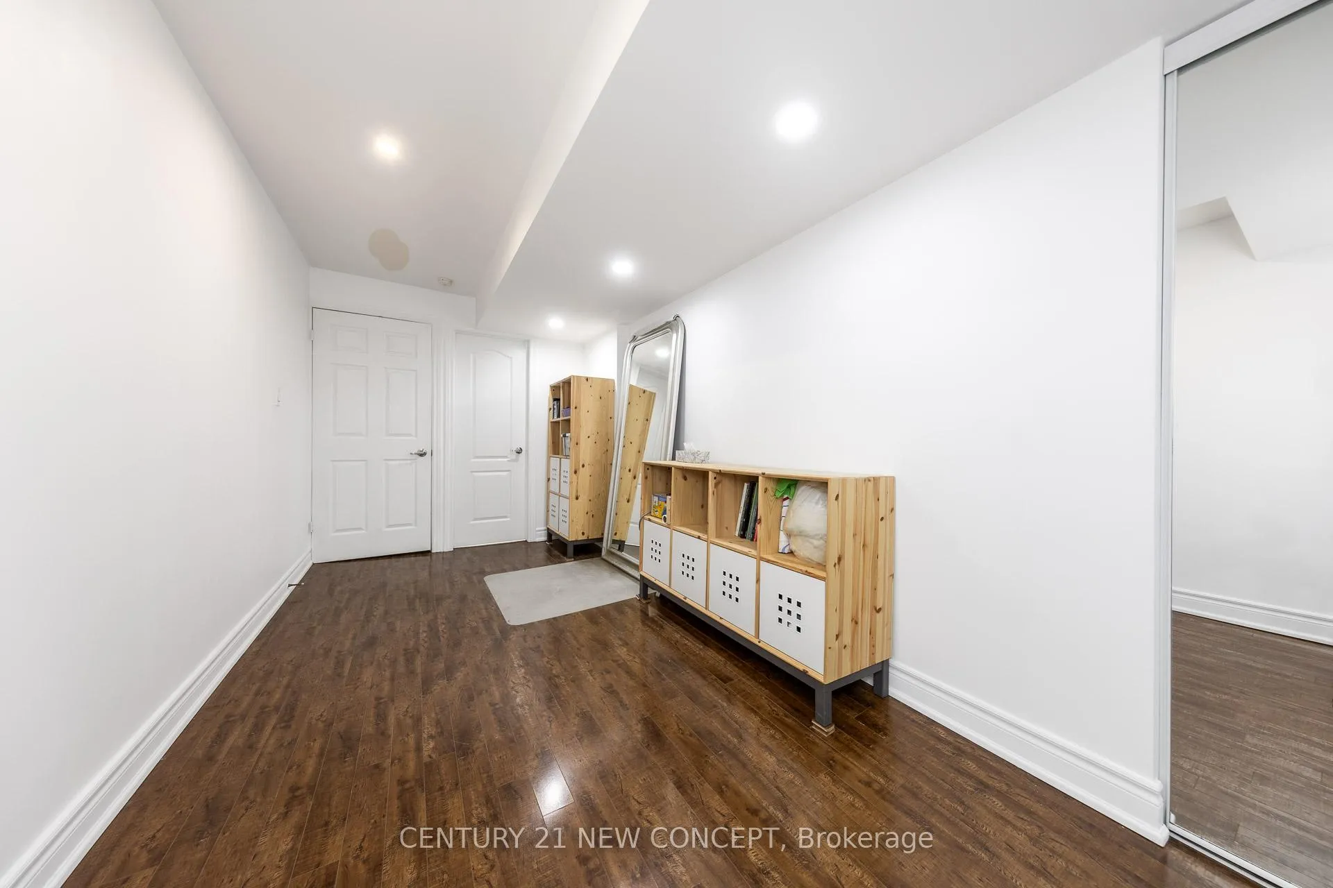Photo 27 of Unit 3, 119 Henderson Avenue, Markham, Thornhill — HOMEH