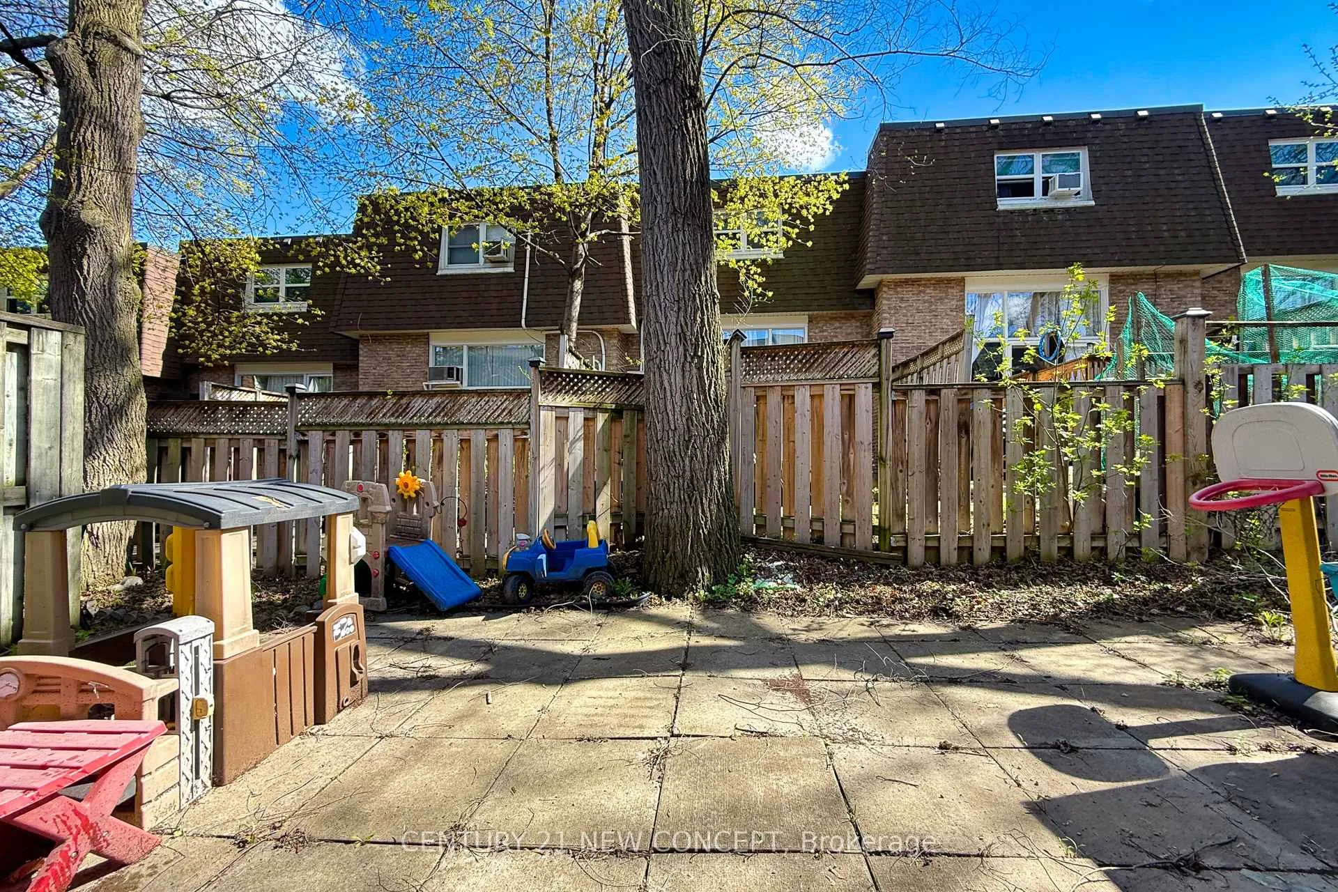 Photo 32 of Unit 3, 119 Henderson Avenue, Markham, Thornhill — HOMEH