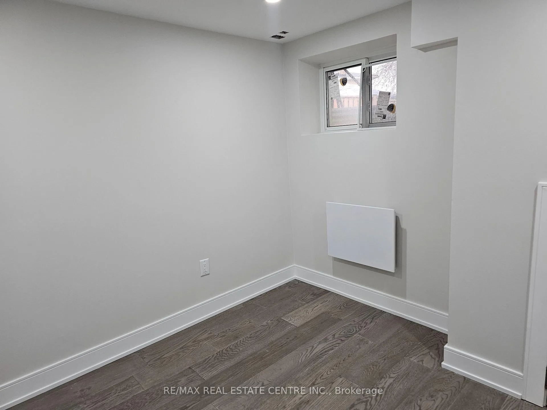 Photo 4 of Unit Lower, 145 Mountainview Road S, Halton Hills, Georgetown — HOMEH