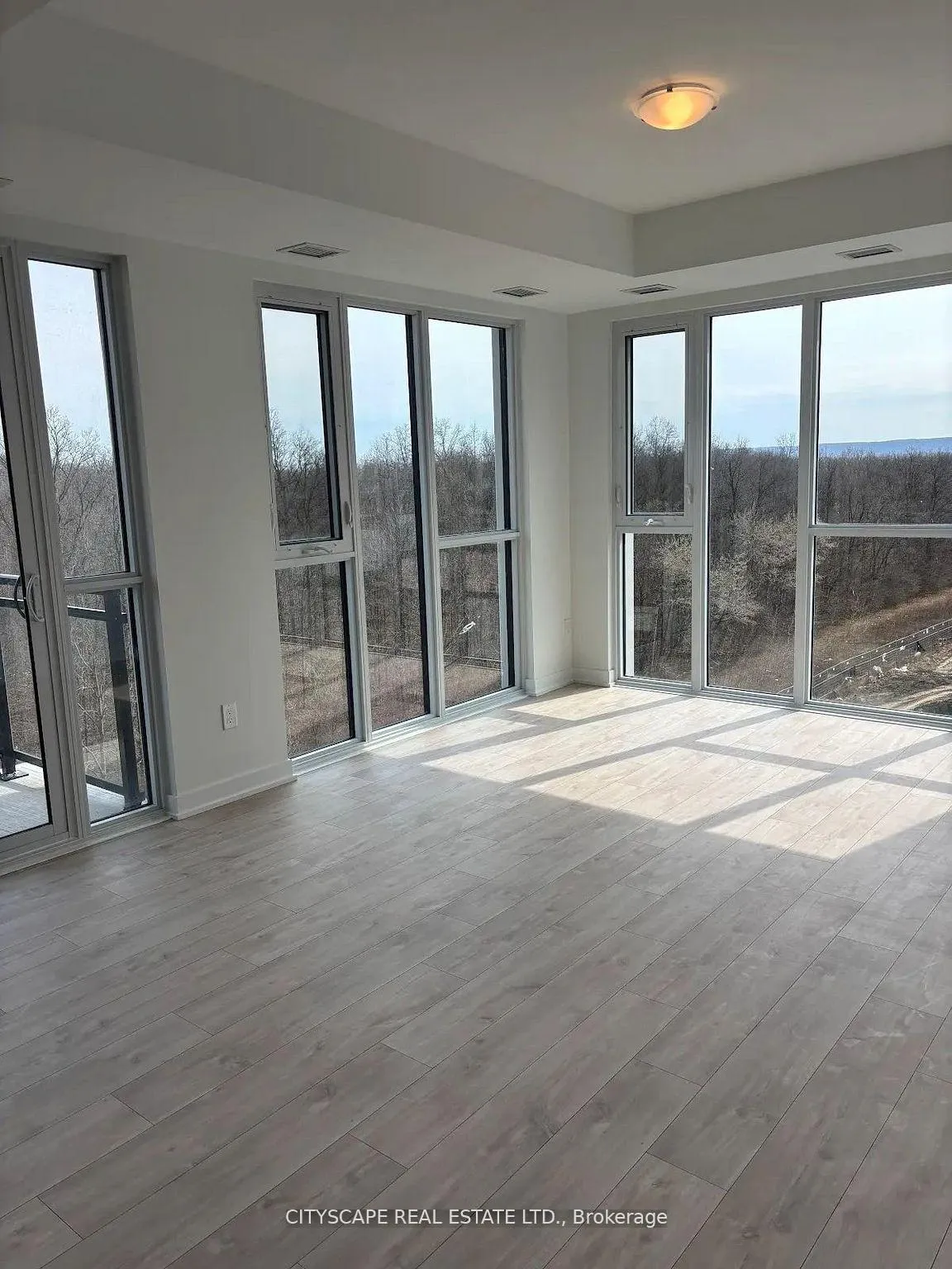 Photo 5 of Unit 502, 760 Whitlock Avenue N, Milton, Cobban — HOMEH
