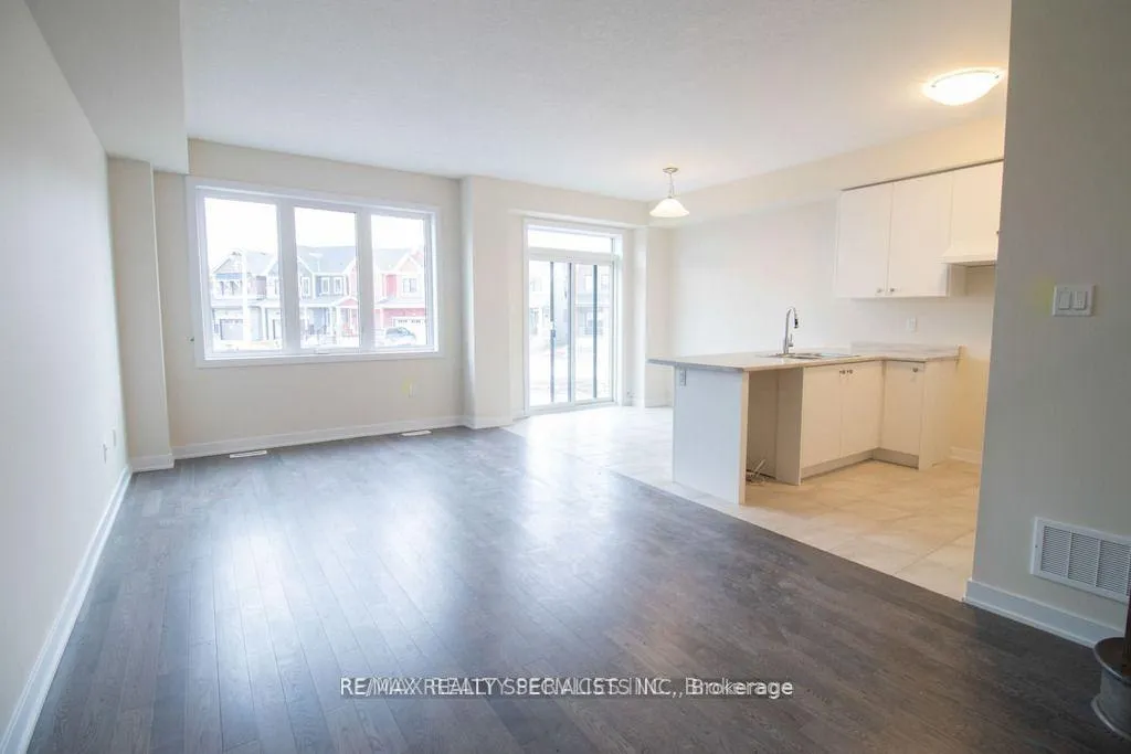 Photo 3 of 22 Keelson Street, Welland, Dain City — HOMEH
